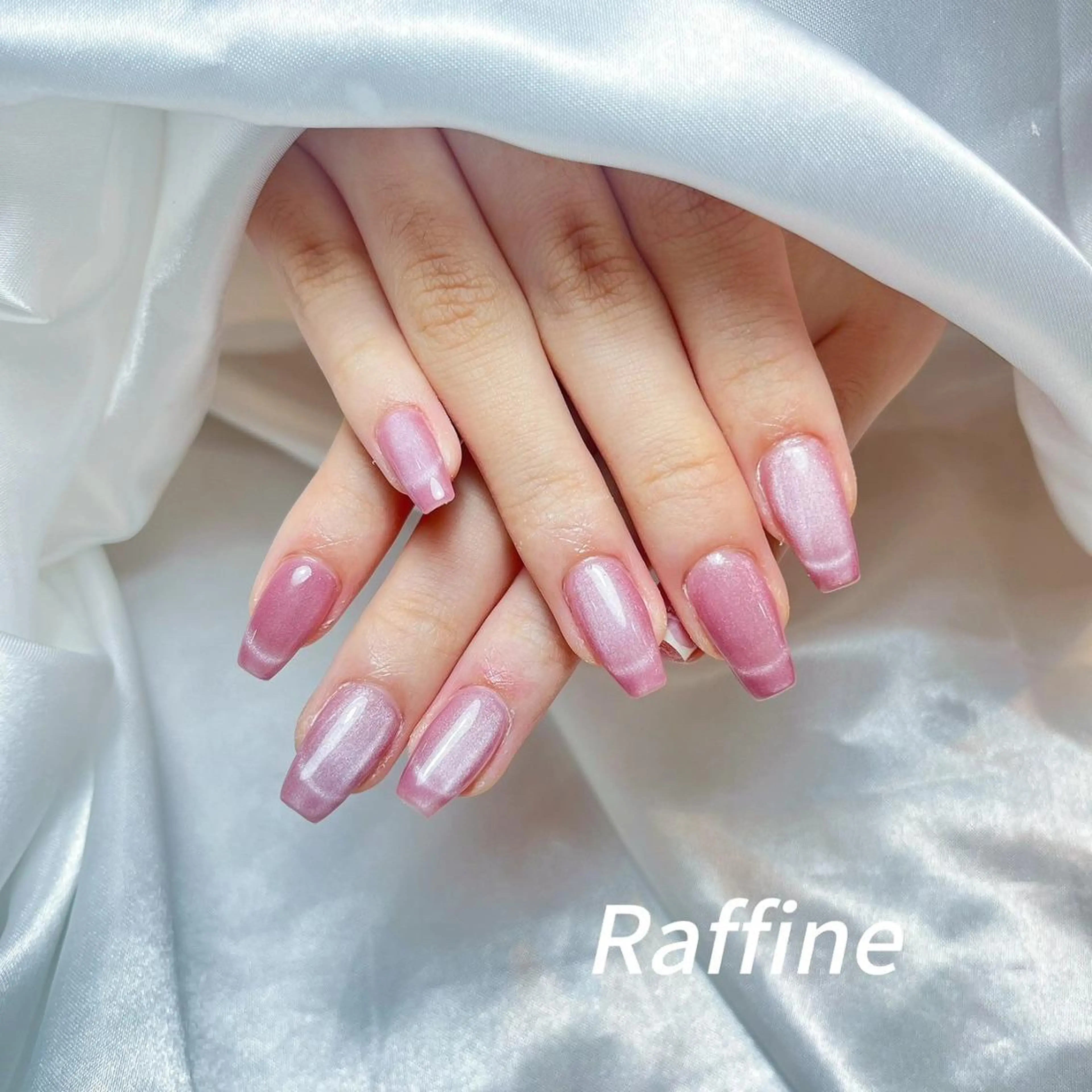 ネイル ハンドネイル RAFFINE 月🦋🩵のネイルデザイン