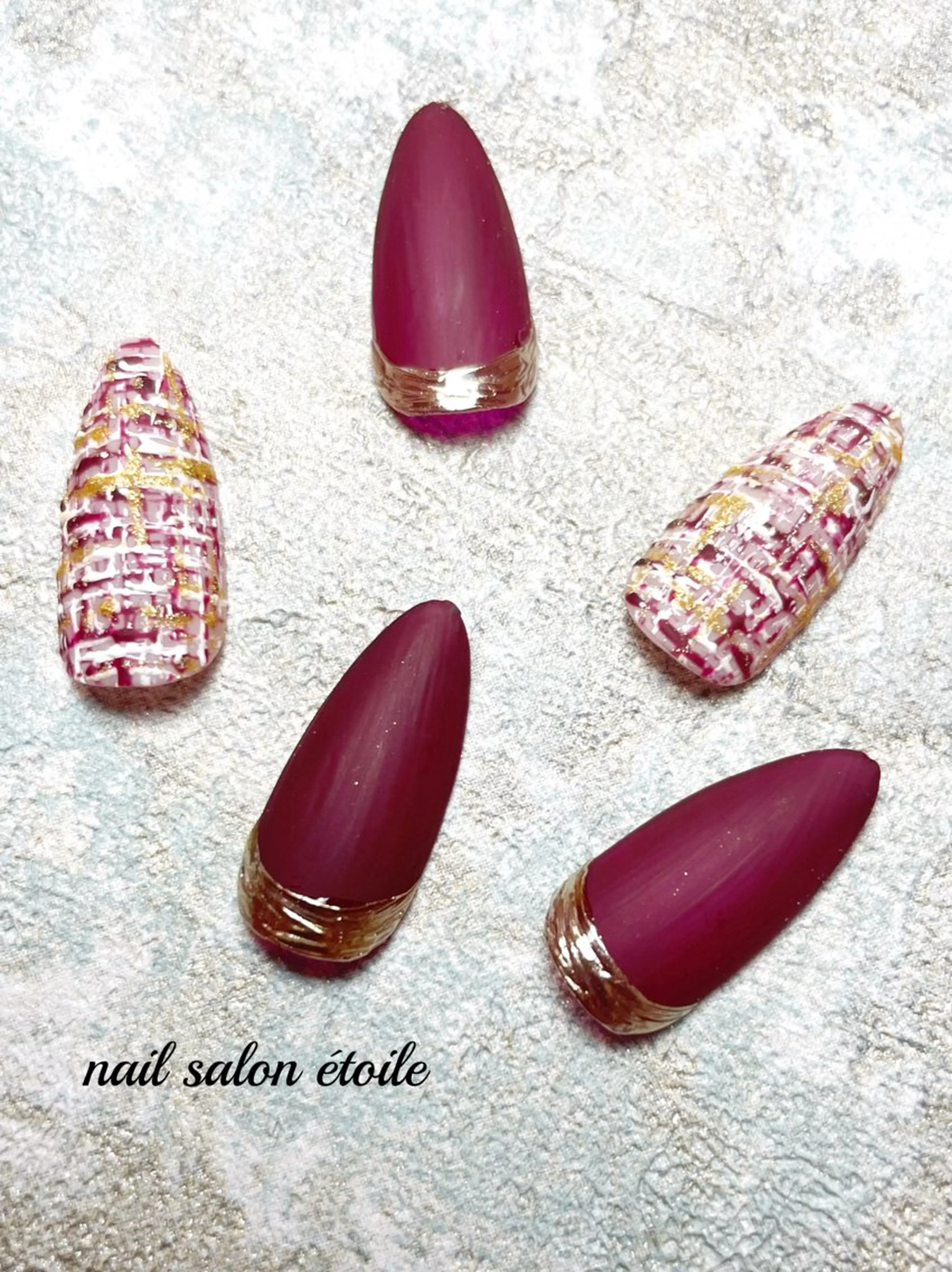 ネイル ミラーネイル 赤色 ツイードネイル 冬ネイル ハンドネイル nail salon étoileのネイルデザイン