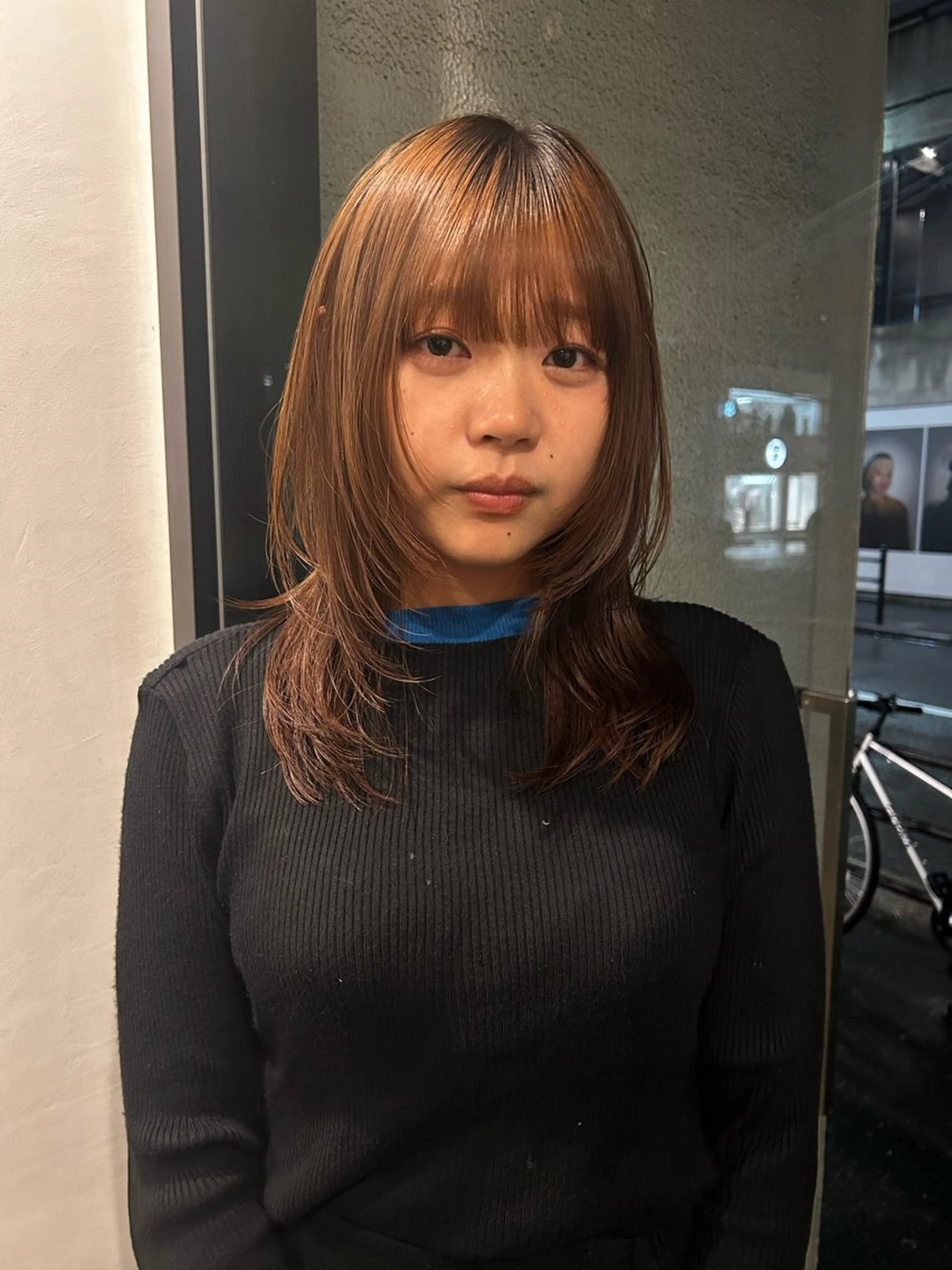 ミディアム hen所属・心斎橋/レイヤー/ ブリーチ/モエのヘアスタイル