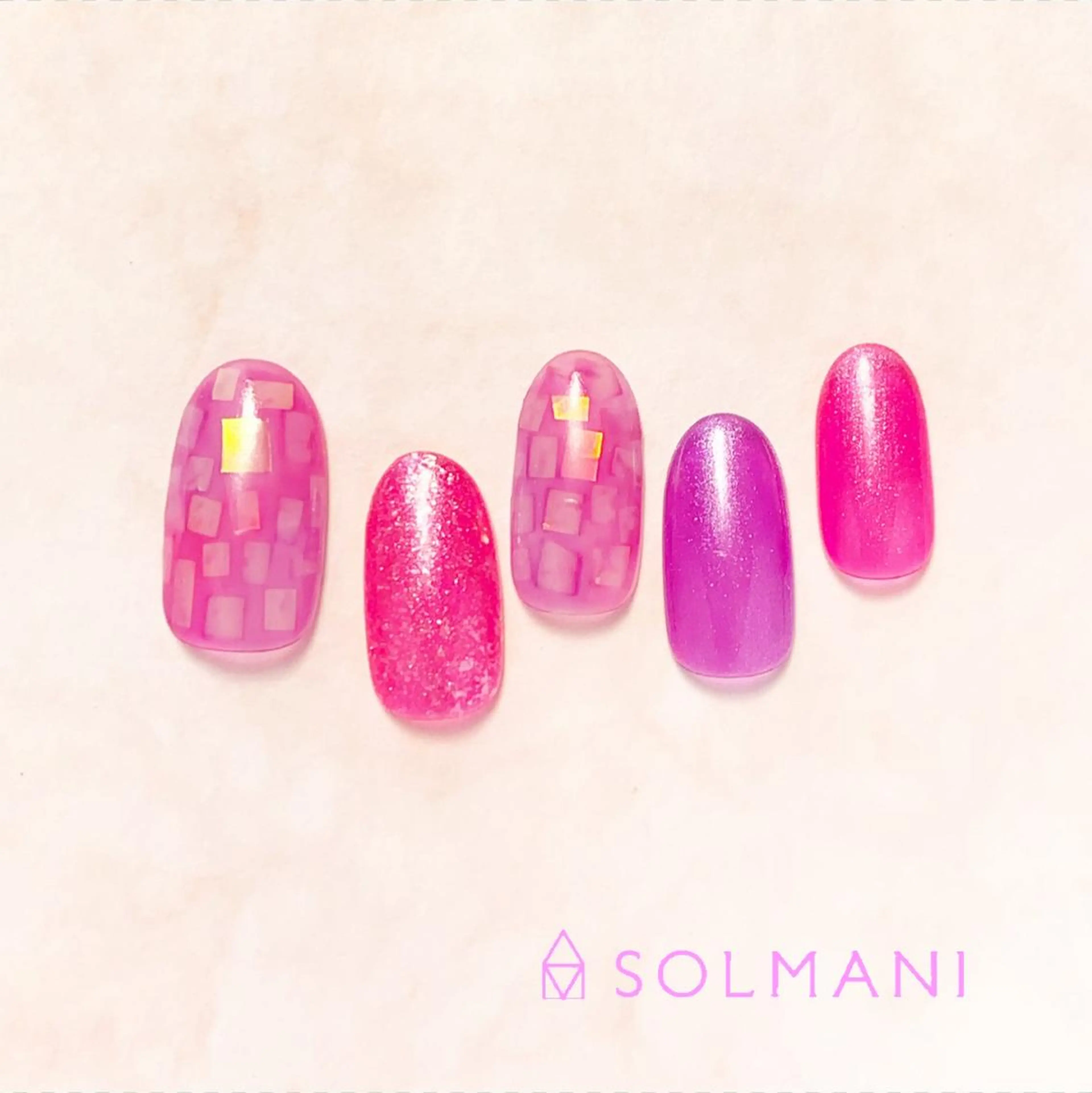 ネイル SOLMANI 予約担当のネイルデザイン