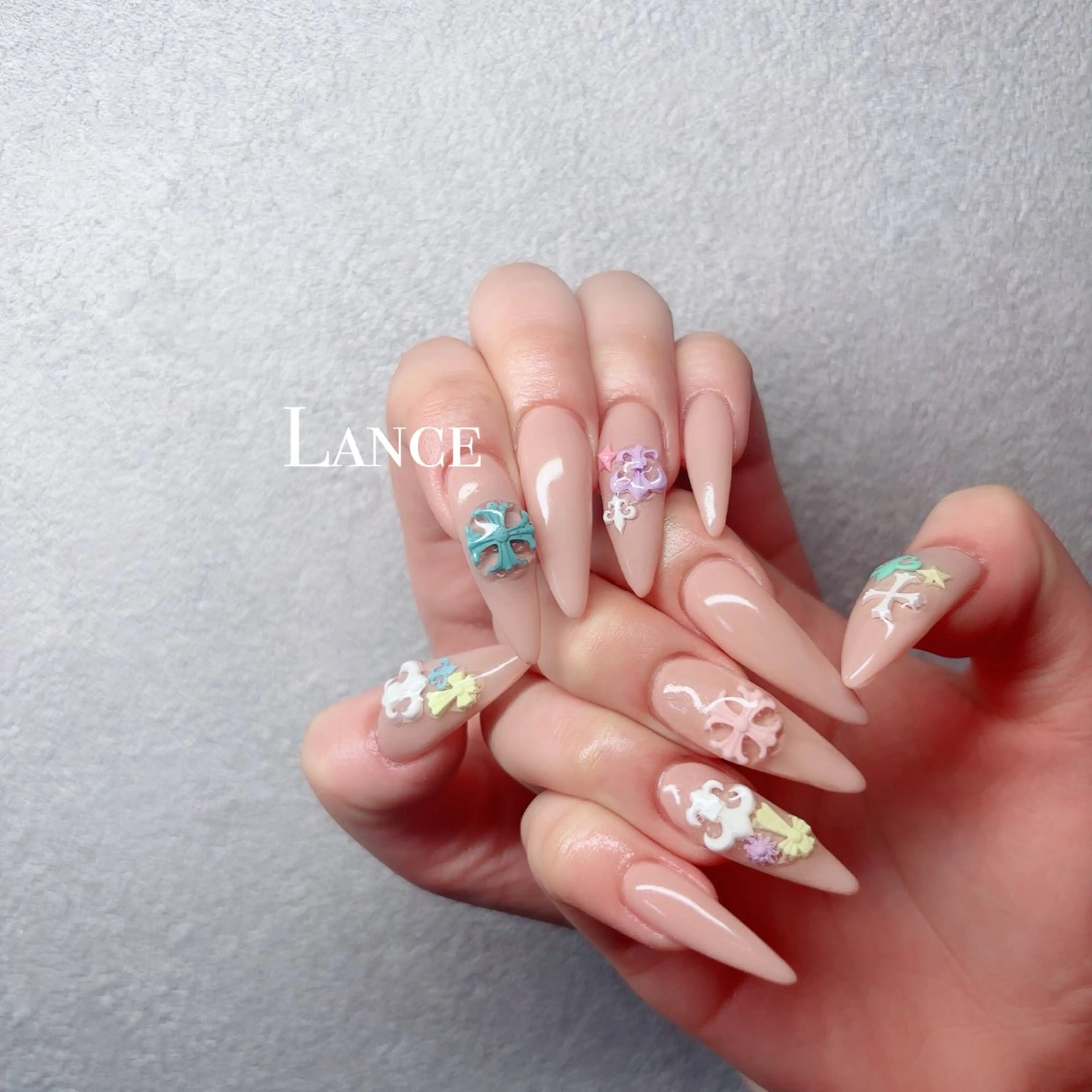 ネイル キラキラネイル 韓国ネイル マグネットネイル 春ネイル ワンホンネイル ハンドネイル Lance nailのネイルデザイン