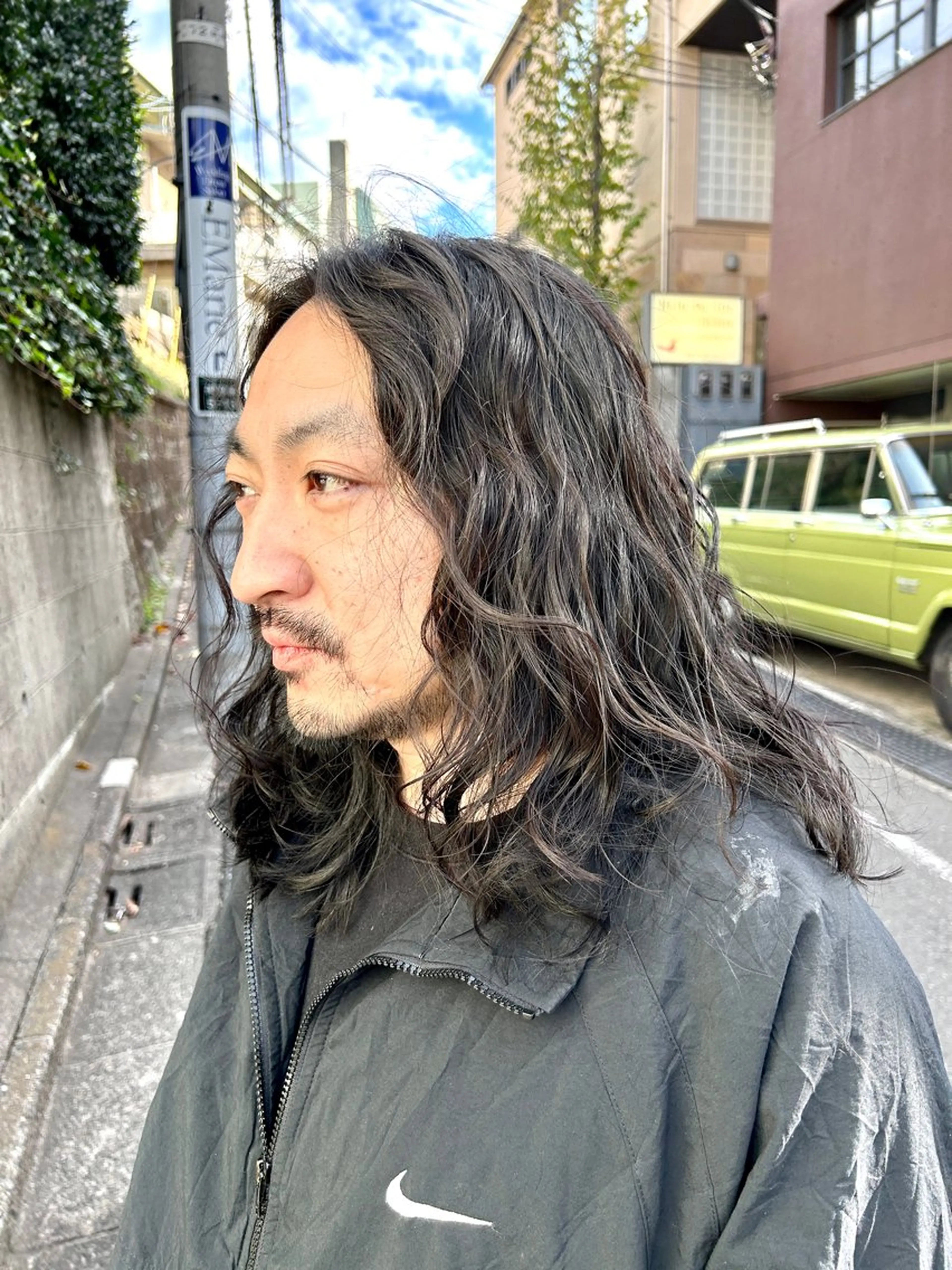 ロング パーマ メンズ メンズパーマ 波巻きパーマ ロング メンズパーマ ジンのヘアスタイル