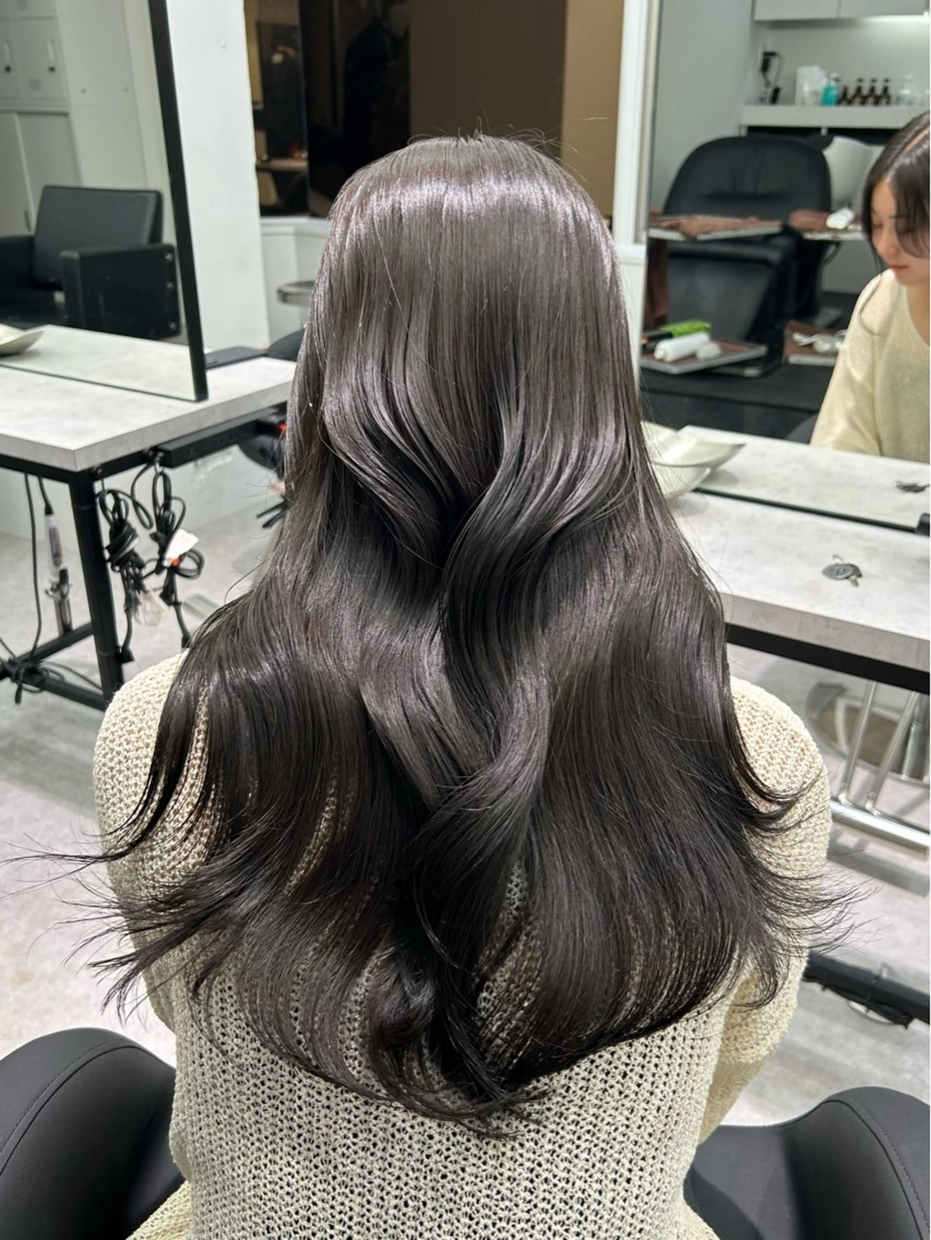 ロング カラー ベージュカラー ブリーチ 透明感カラー ブリーチなしカラー 韓国風ヘア ヘアカラー トリートメント ヘアセット 名古屋栄♡PELE 上品な透明感ベージュのヘアスタイル