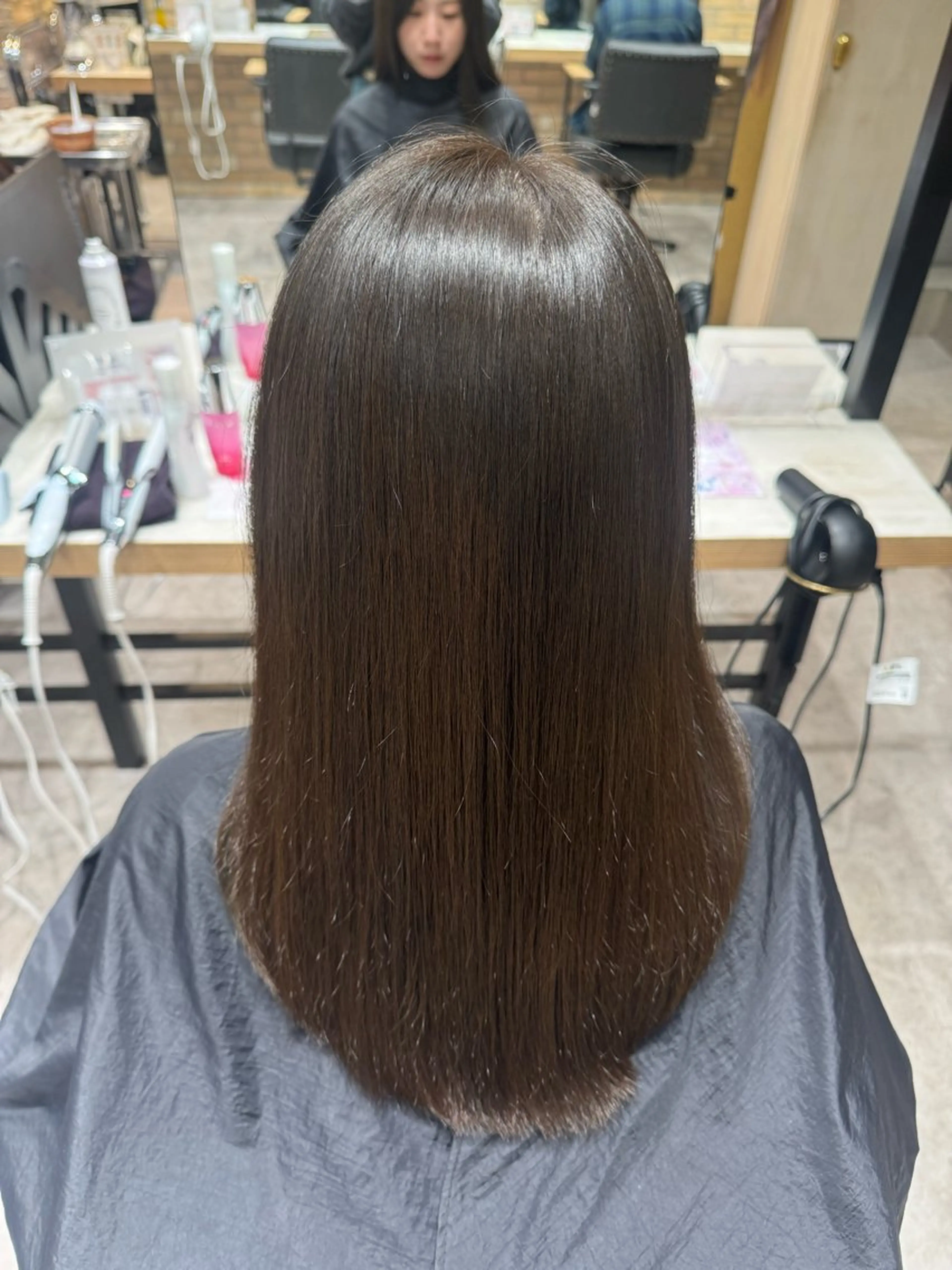 カラー Miyuu🎀カラー マツエク・ストレートのヘアスタイル
