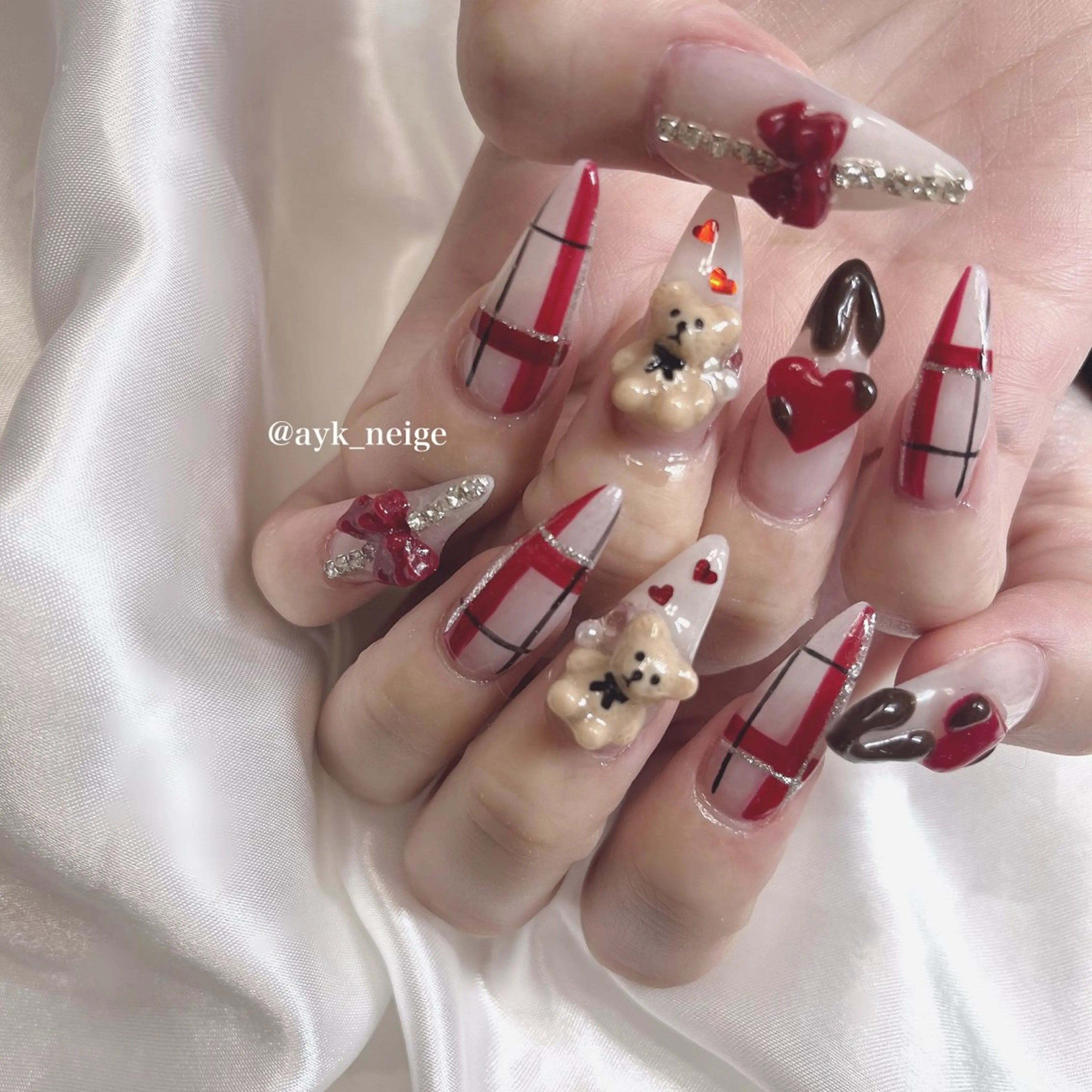 ネイル フットネイル キラキラネイル 韓国ネイル リボン シンプルネイル n'eige nail所属・大谷 綾香のネイルデザイン