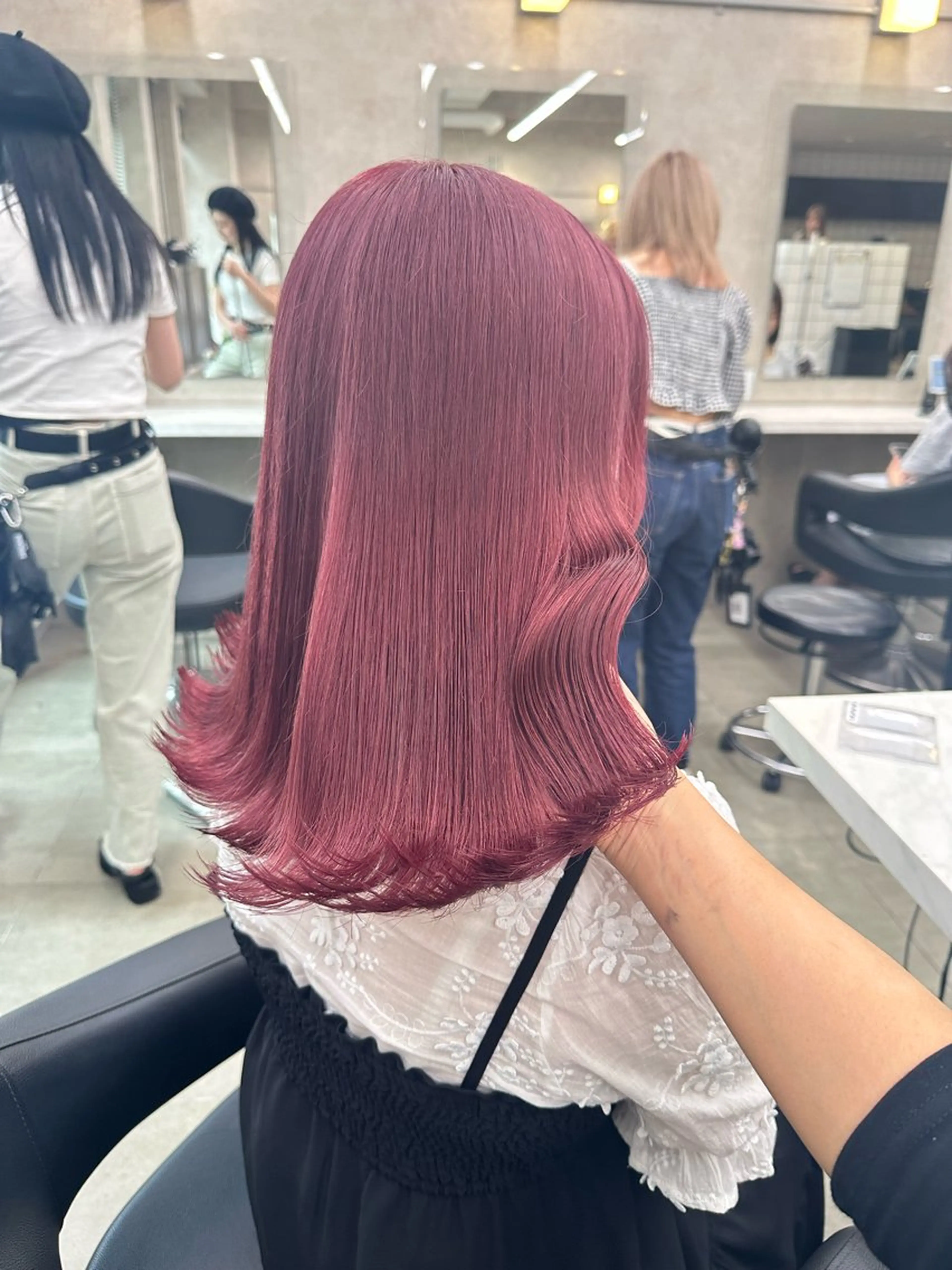 セミロング カラー ベージュカラー 黒髪 ブリーチ ブルーカラー ブルーブラック ヘアカラー トリートメント 🪞ハイトーン🪞 🤍waka🤍のヘアスタイル