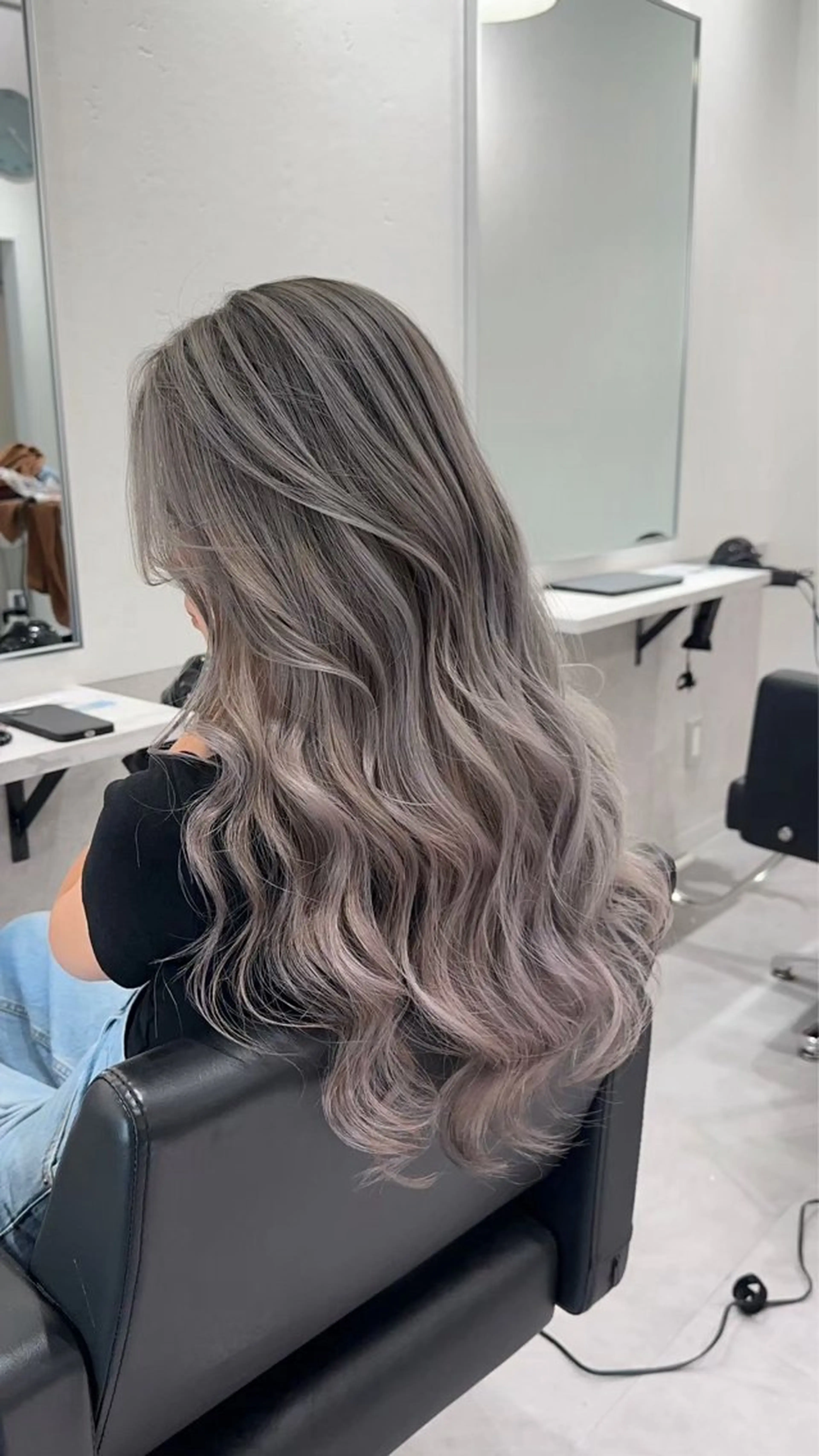 ロング レイヤーカット ヘアカラー CIERA.南船場所属・yuna🧡/心斎橋 ハイトーン/ブリーチのヘアスタイル