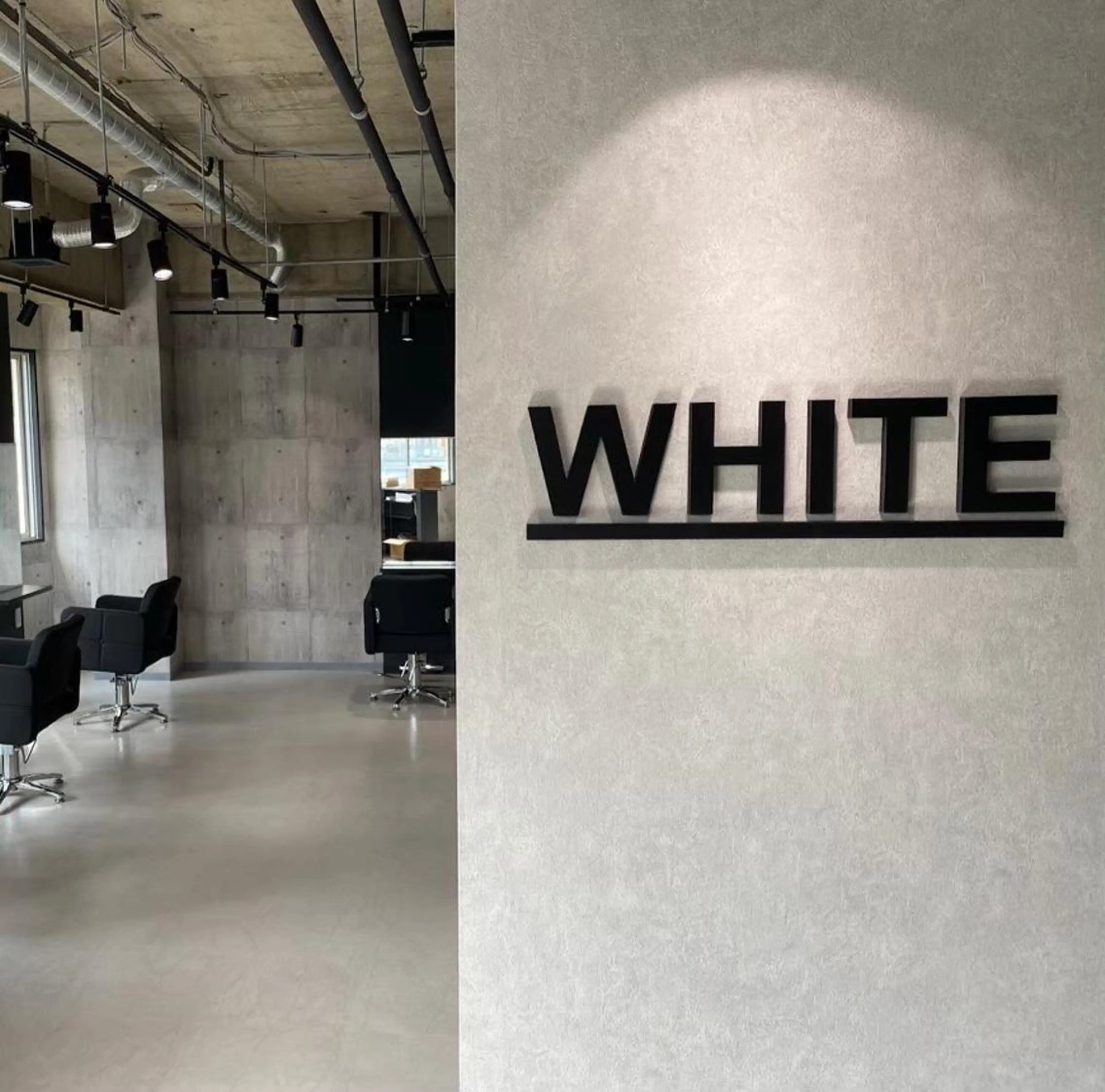 カラー _white【京橋店】所属・_WHITE / KENTOのヘアスタイル