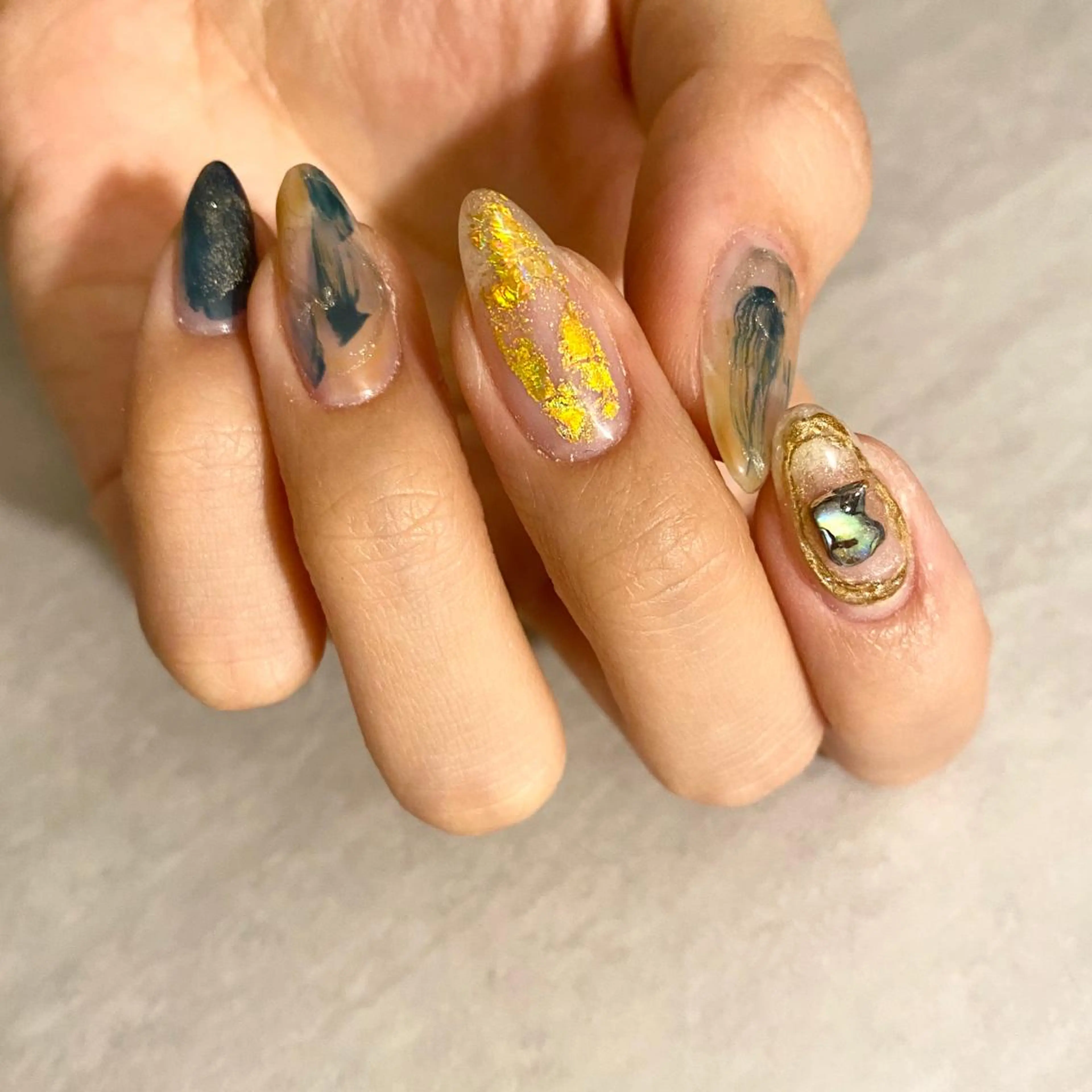 ネイル Ray. ／綺麗目ニュアンスのネイルデザイン