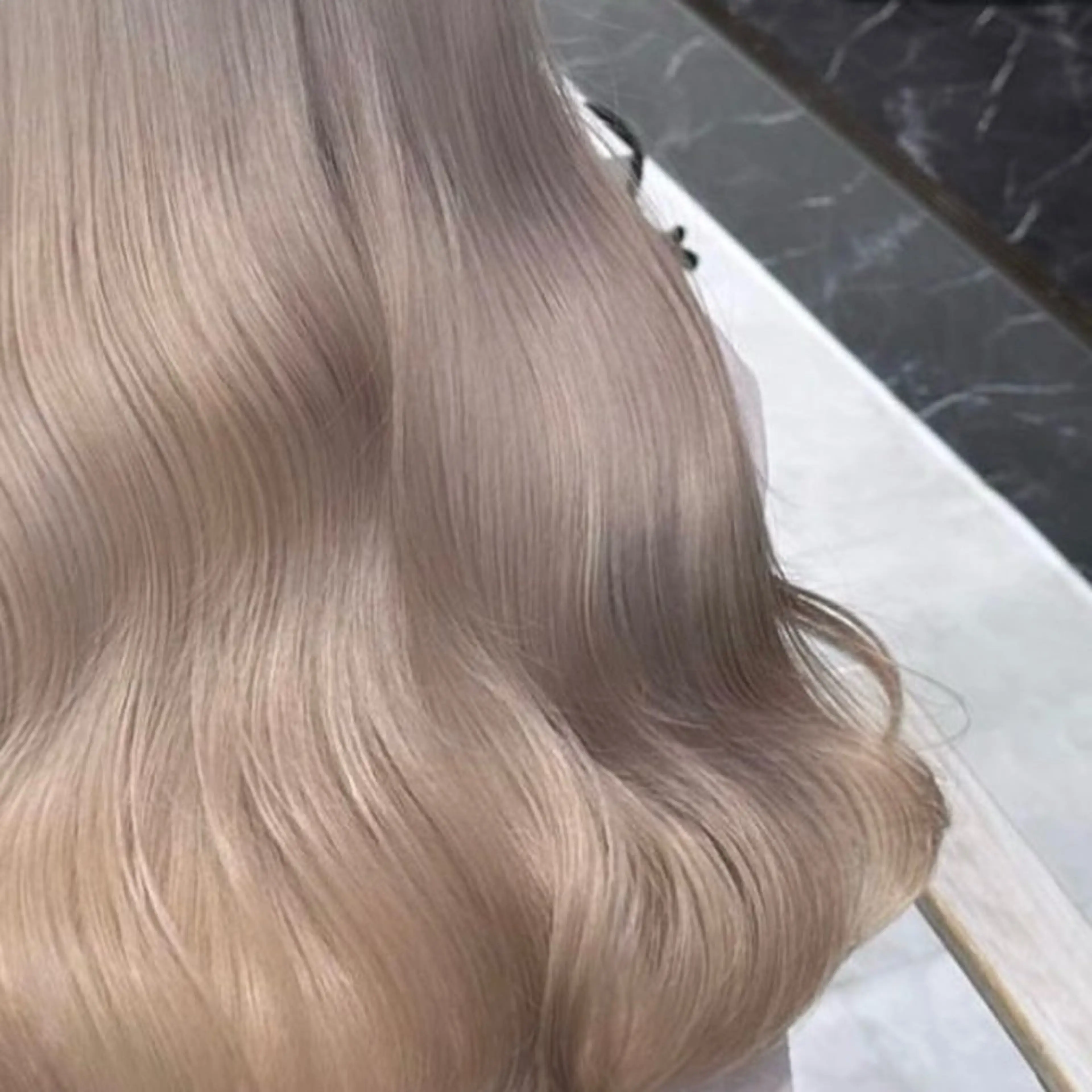 ロング カラー ヘアアレンジ ベージュカラー ブリーチ 抜きっぱなしブロンド ブロンド ケアブリーチ ヘアカラー トリートメント 🌟🍒ハイトーン 韓国ヘア/ユウミのヘアスタイル
