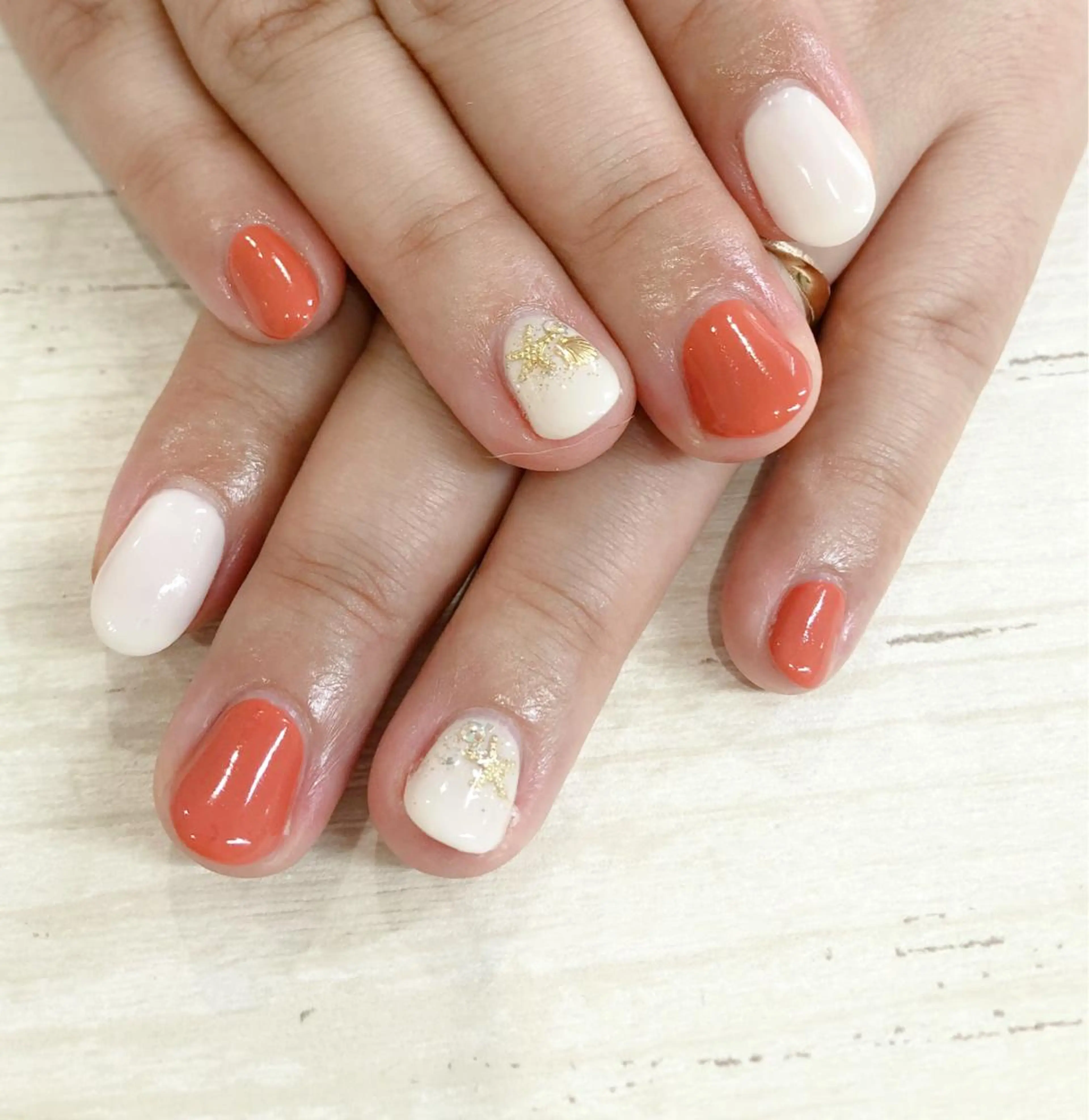 ショート キッズ ネイル フラワーネイル ジェルネイル ぷっくりネイル 夏ネイル Luana nail (ルアナネイル)のネイルデザイン