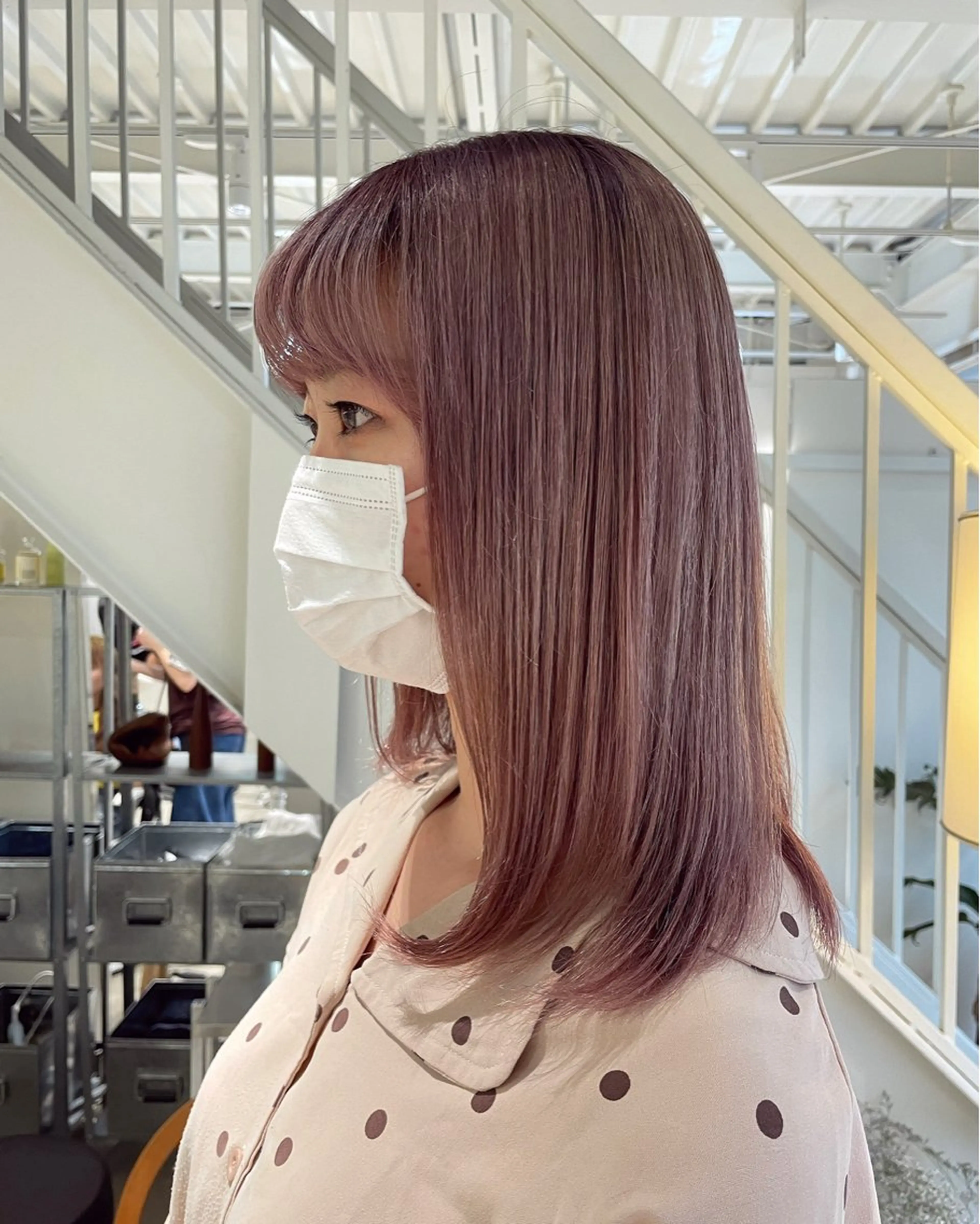 セミロング カラー ベージュカラー ピンクカラー ピンクベージュ ヘアカラー 安西 香利奈のヘアスタイル
