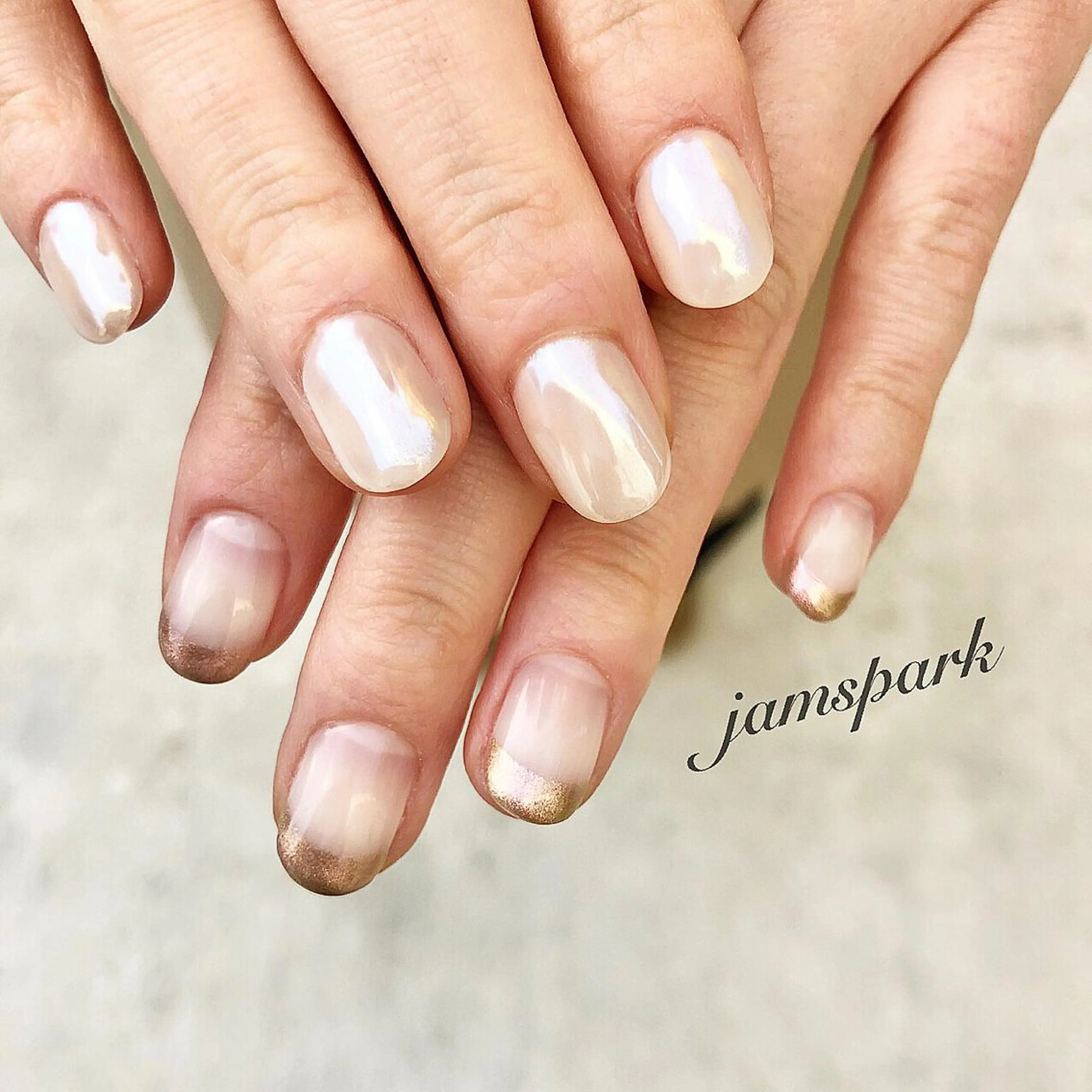 ネイル オーロラネイル フレンチネイル ミラーネイル ニュアンスネイル ワンカラーネイル ハンドネイル jamspark ✨のネイルデザイン