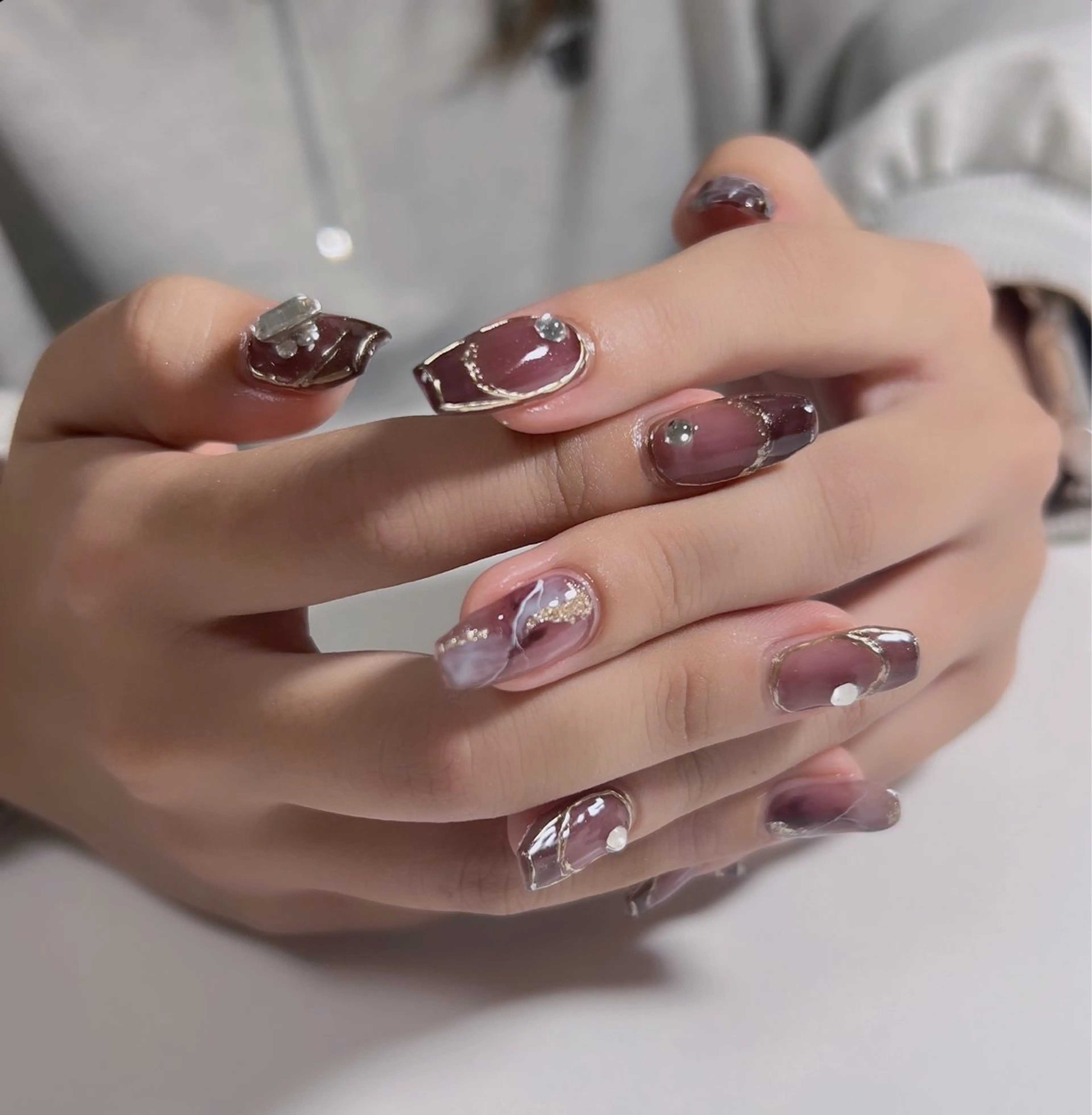 ネイル フレンチネイル ミラーネイル Bow wow Nail さや🧸のネイルデザイン