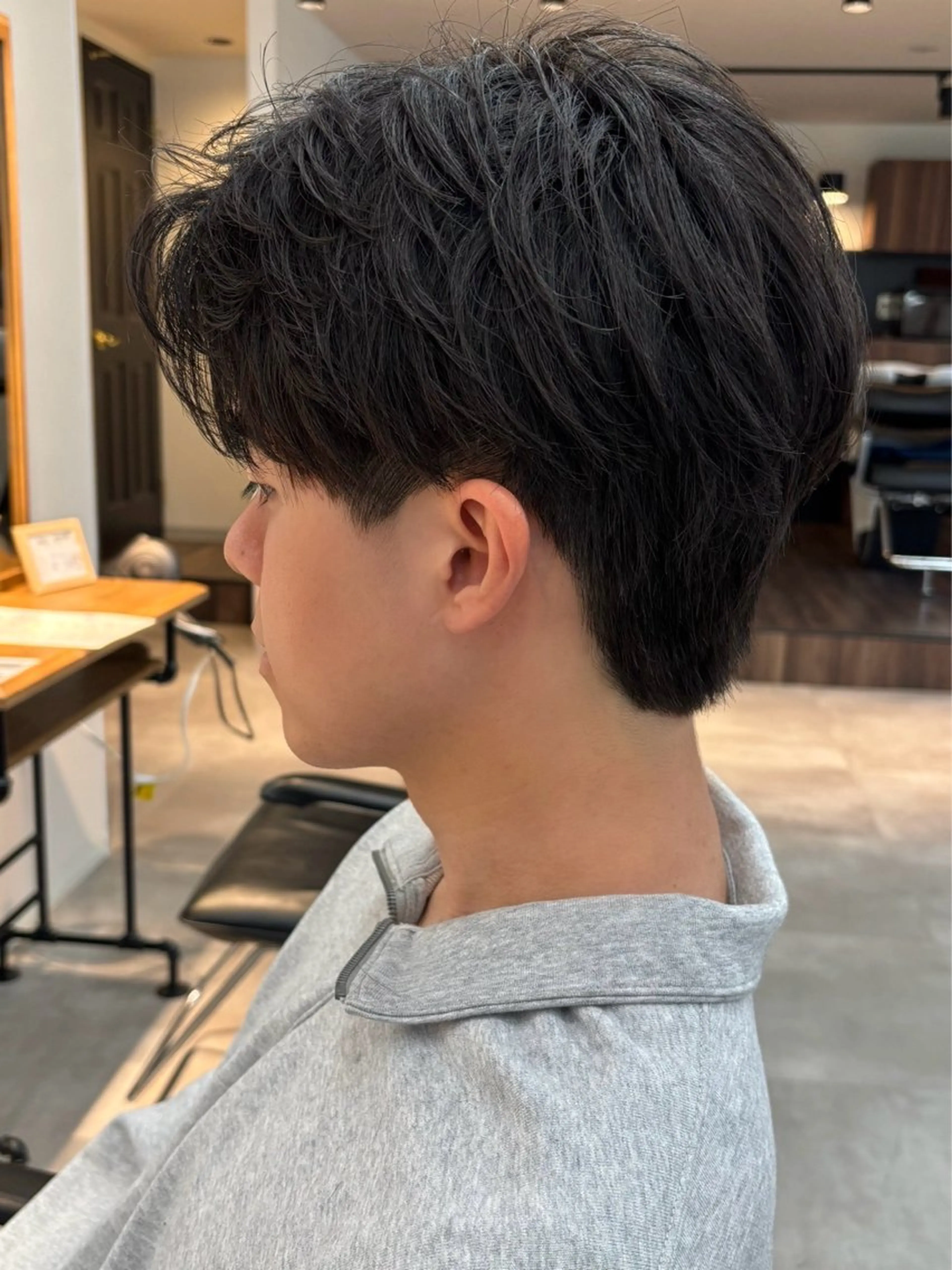 メンズ センターパート カット 千葉駅フェザーパーマ メンズカット保立のヘアスタイル