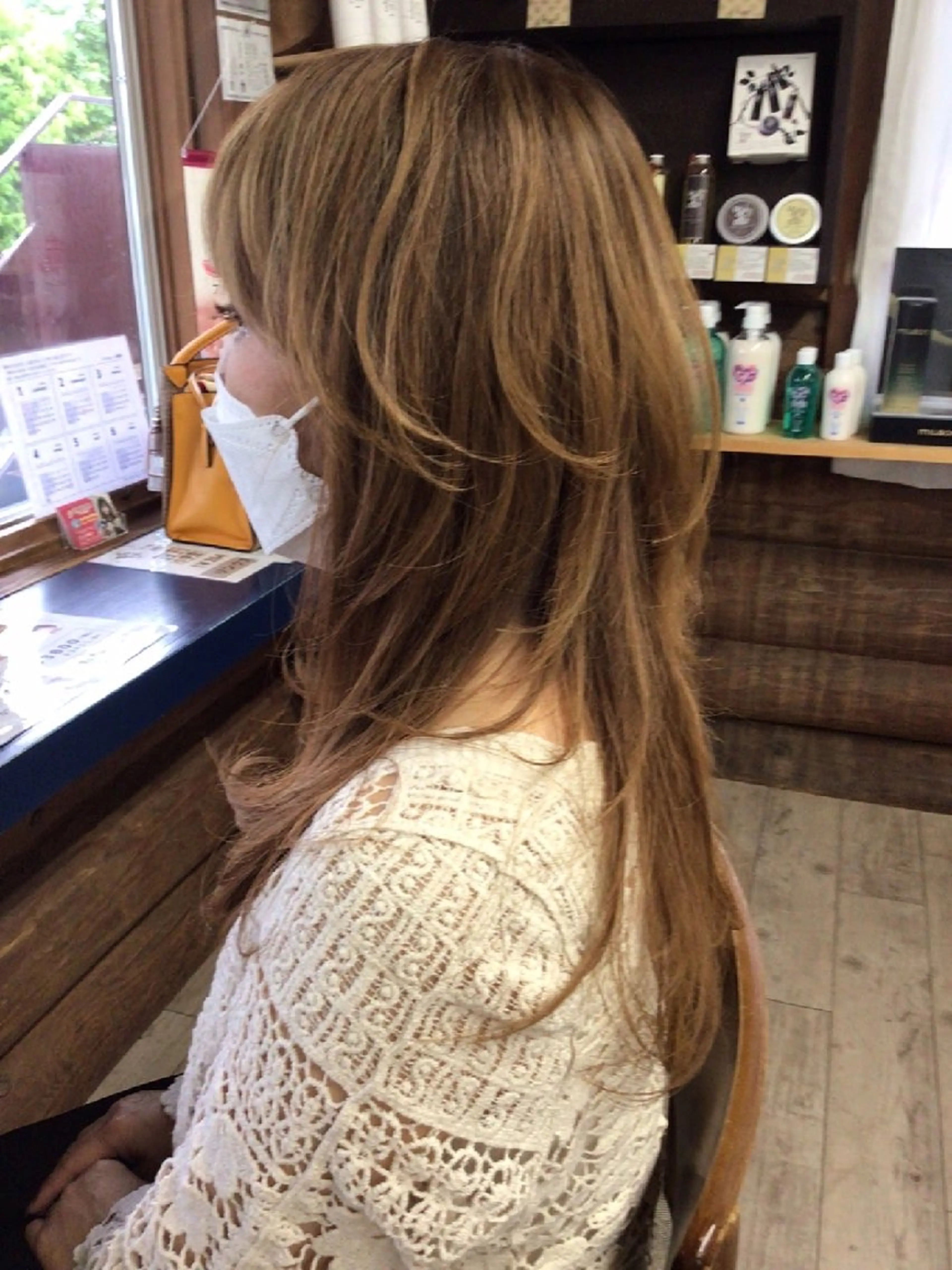 ロング レイヤーカット ロング ウルフカット ウルフレイヤー 岡本 小百合のヘアスタイル