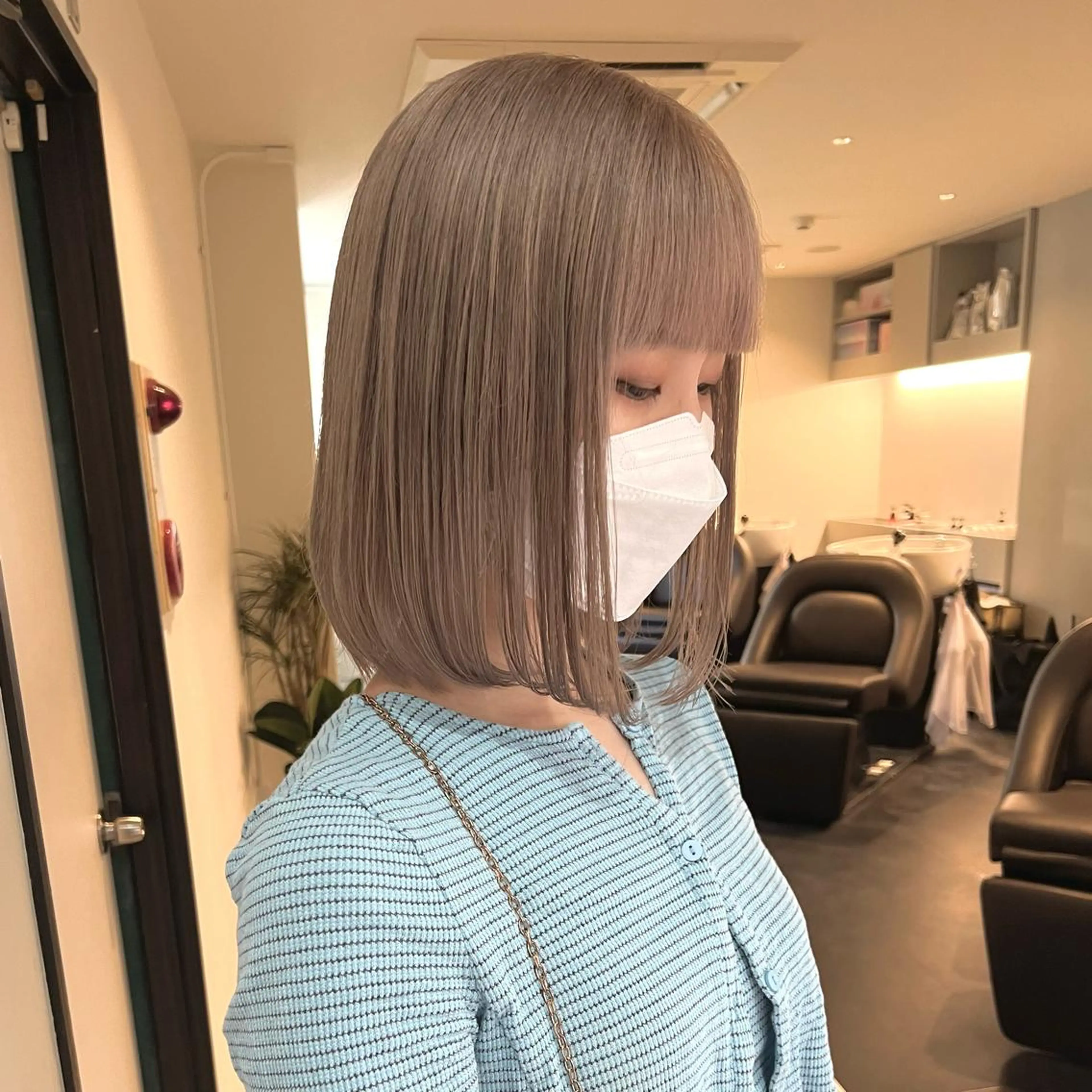 ミディアム カラー ベージュカラー ブリーチ ケアブリーチ ホワイトベージュ RAIMA ハイトーン/ベージュのヘアスタイル