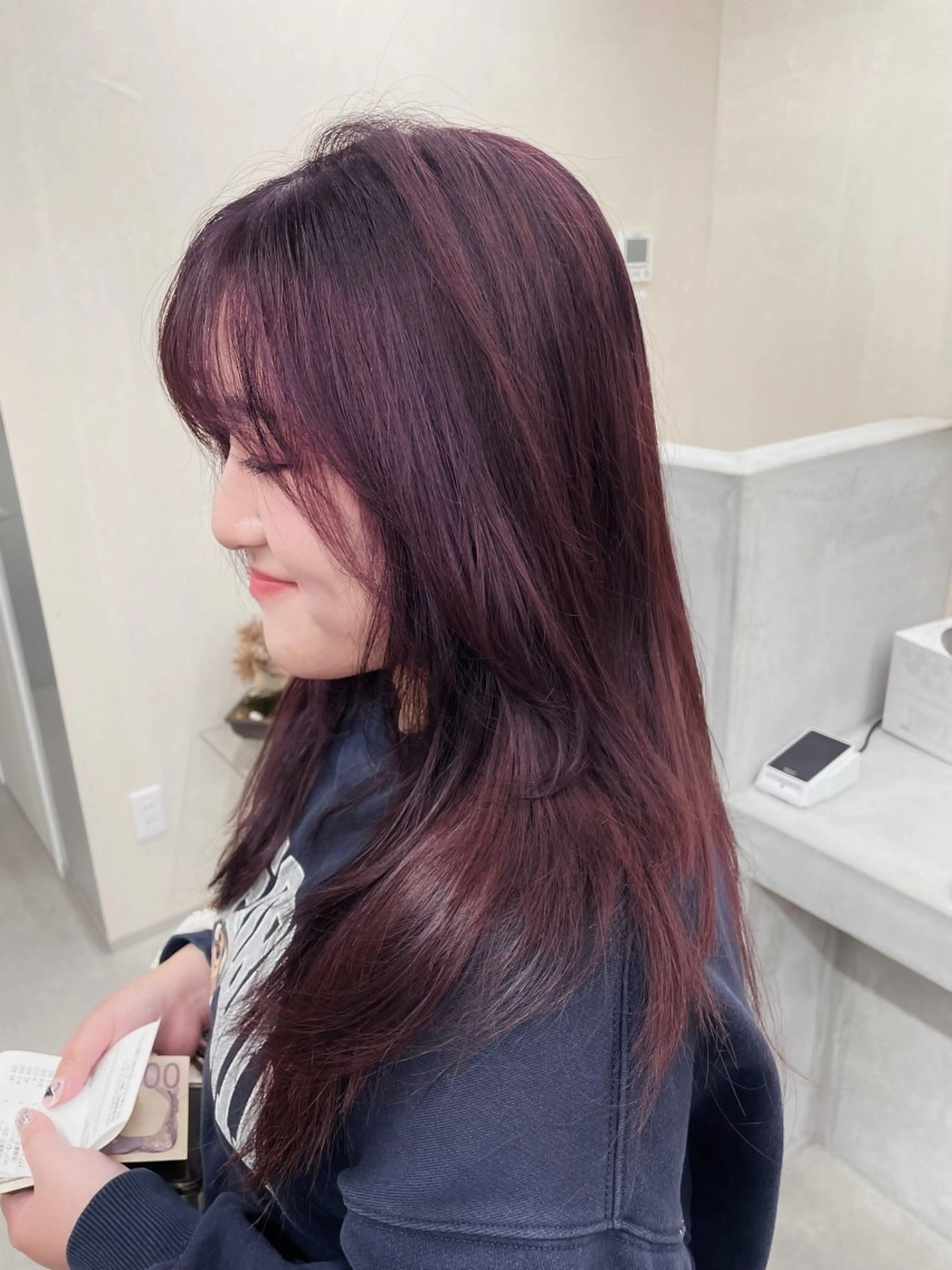 セミロング カラー ブリーチ 髪質改善 ヘアカラー トリートメント 松村 友里圭のヘアスタイル