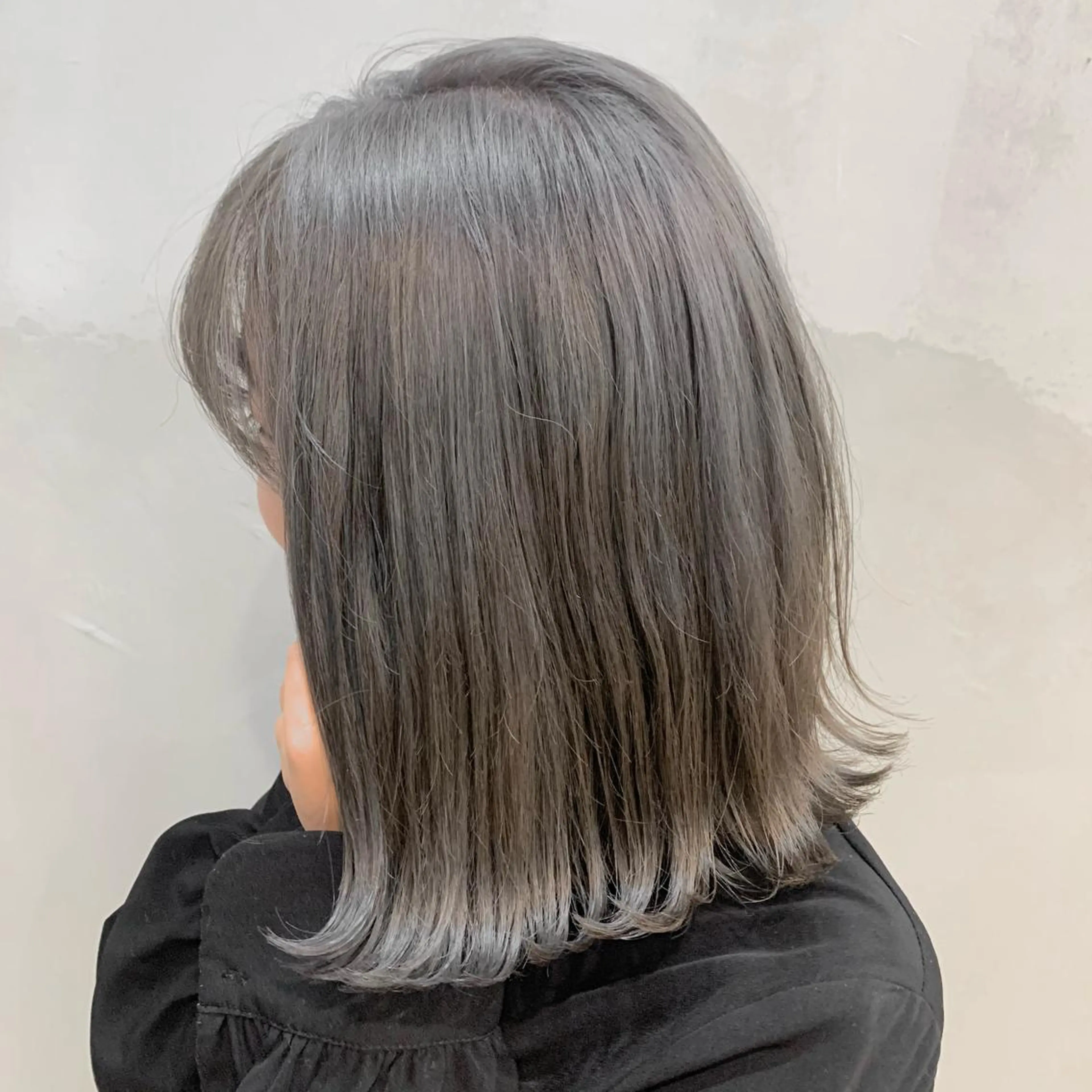 ミディアム カラー EMANONアザレア梅田所属・堤 麻衣子のヘアスタイル