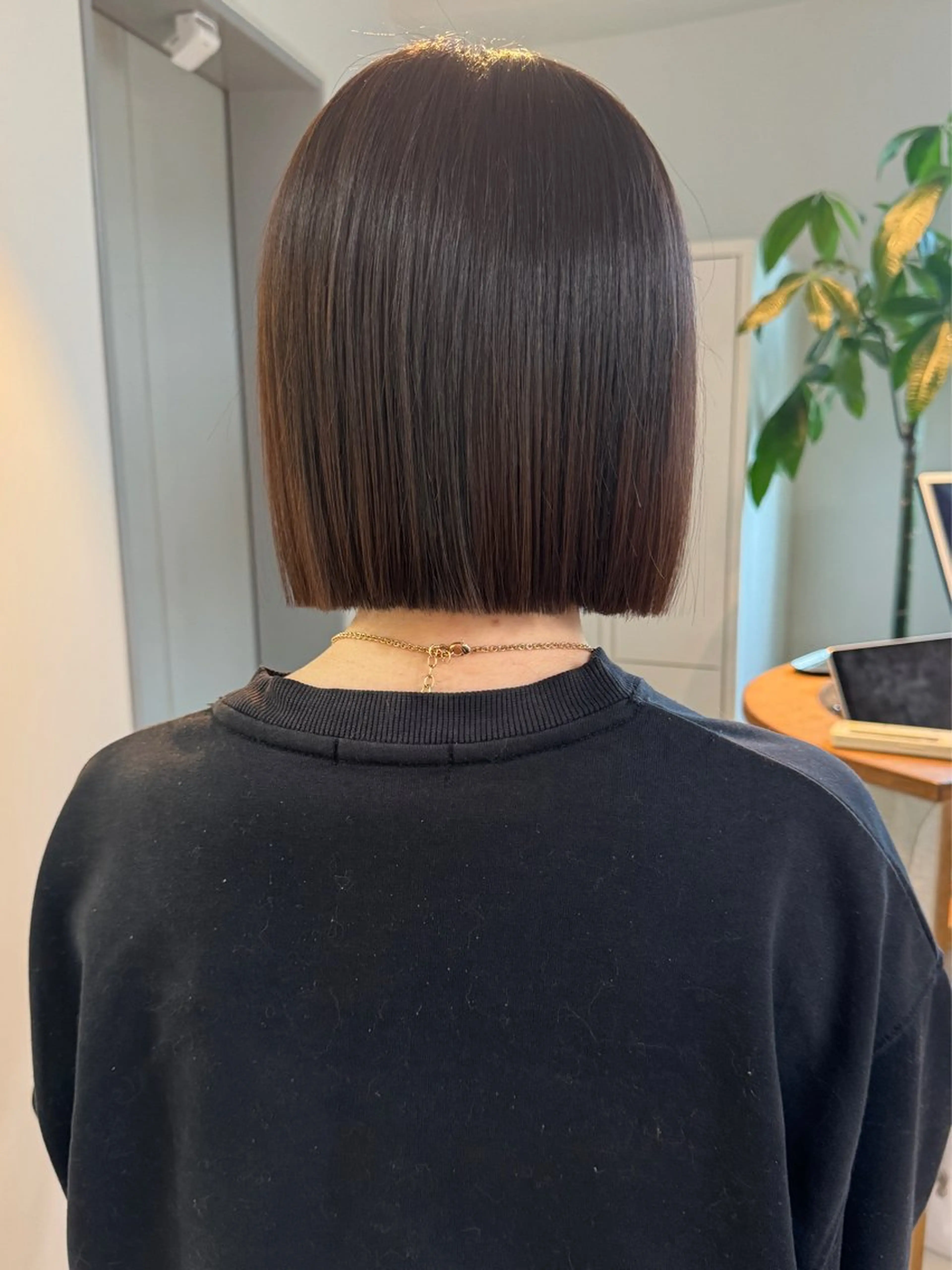 ショート カラー カット ヘアカラー トリートメント 切りっぱなしボブ/ 縮毛矯正/新宿/航輝のヘアスタイル
