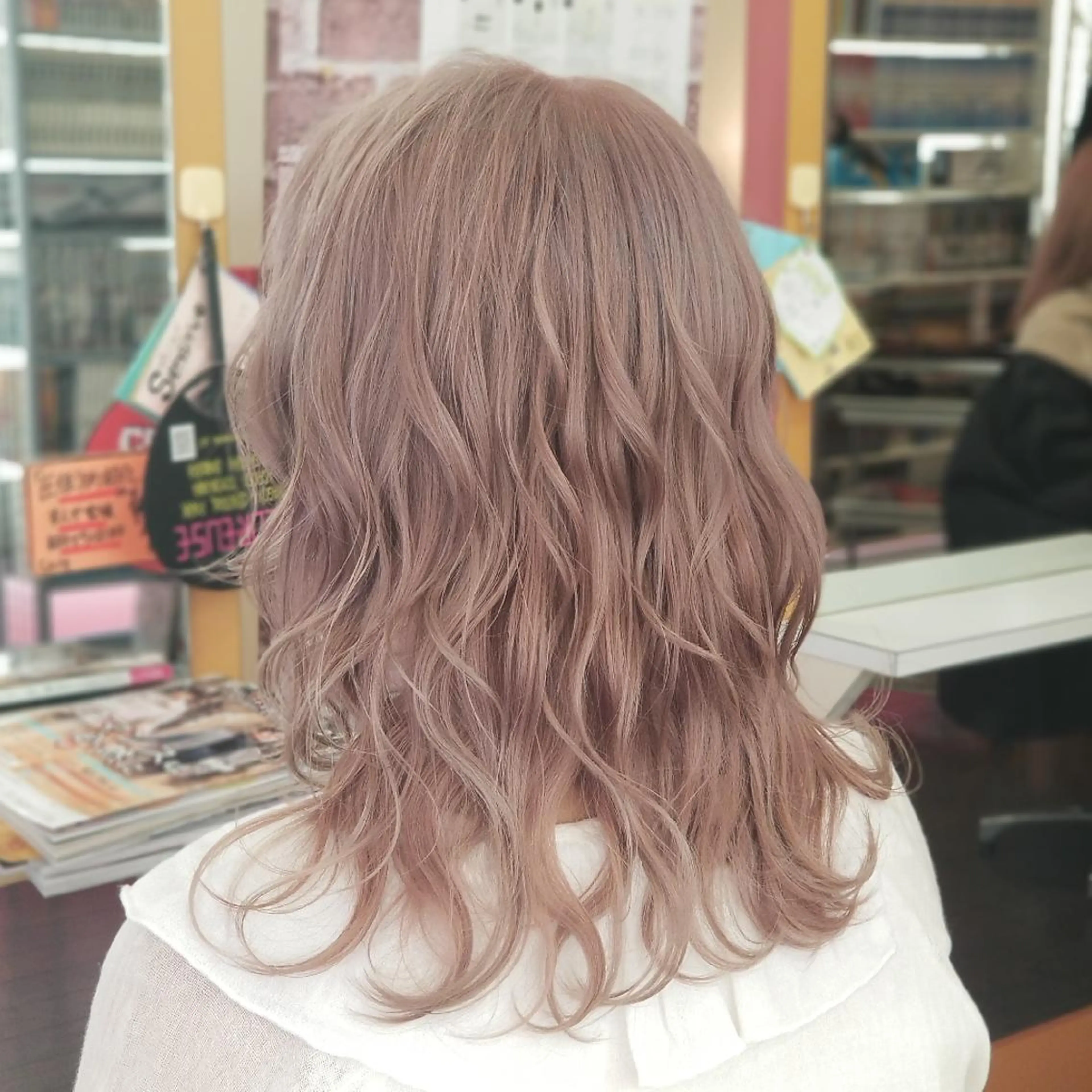 ミディアム カラー ブリーチ グレージュ ピンクカラー ヘアカラー 植田 修平/エクステ /髪質改善カラーのヘアスタイル