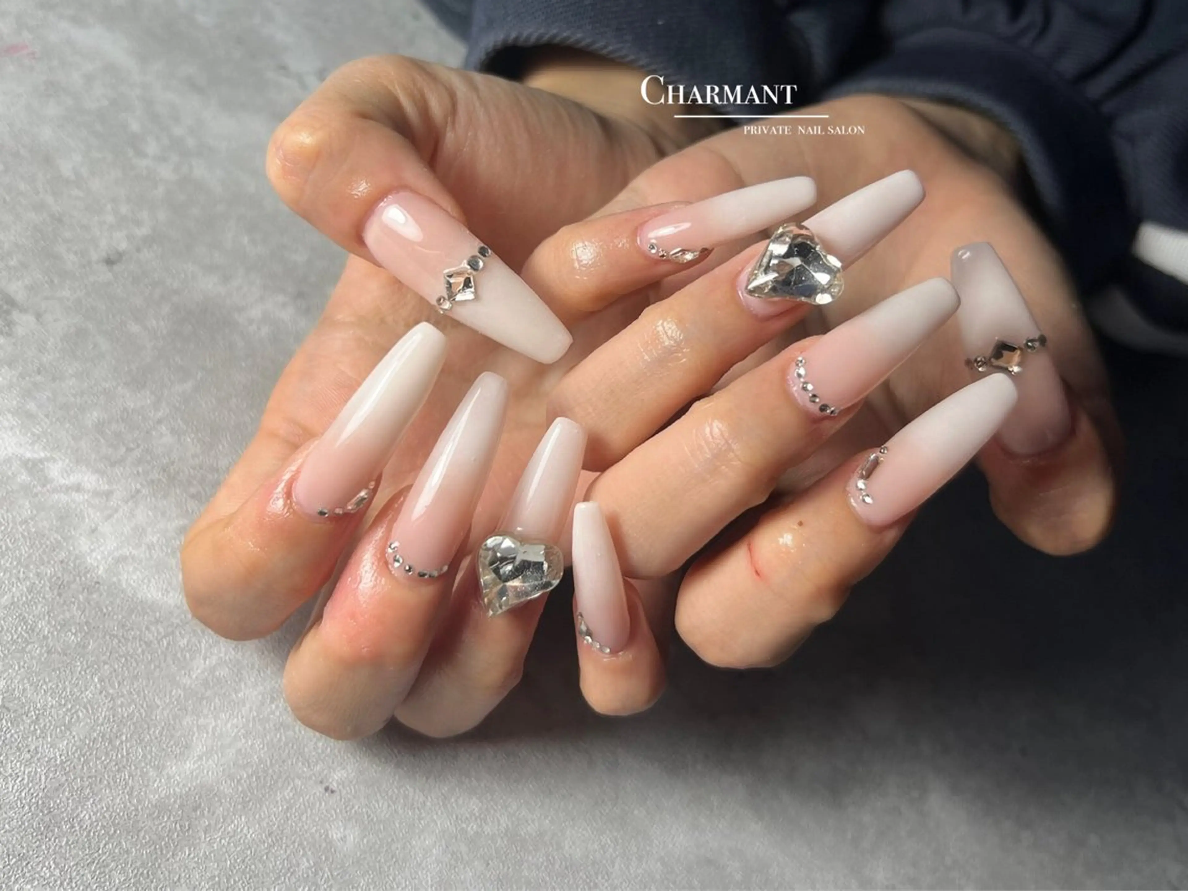 ネイル ハンドネイル minako .のネイルデザイン