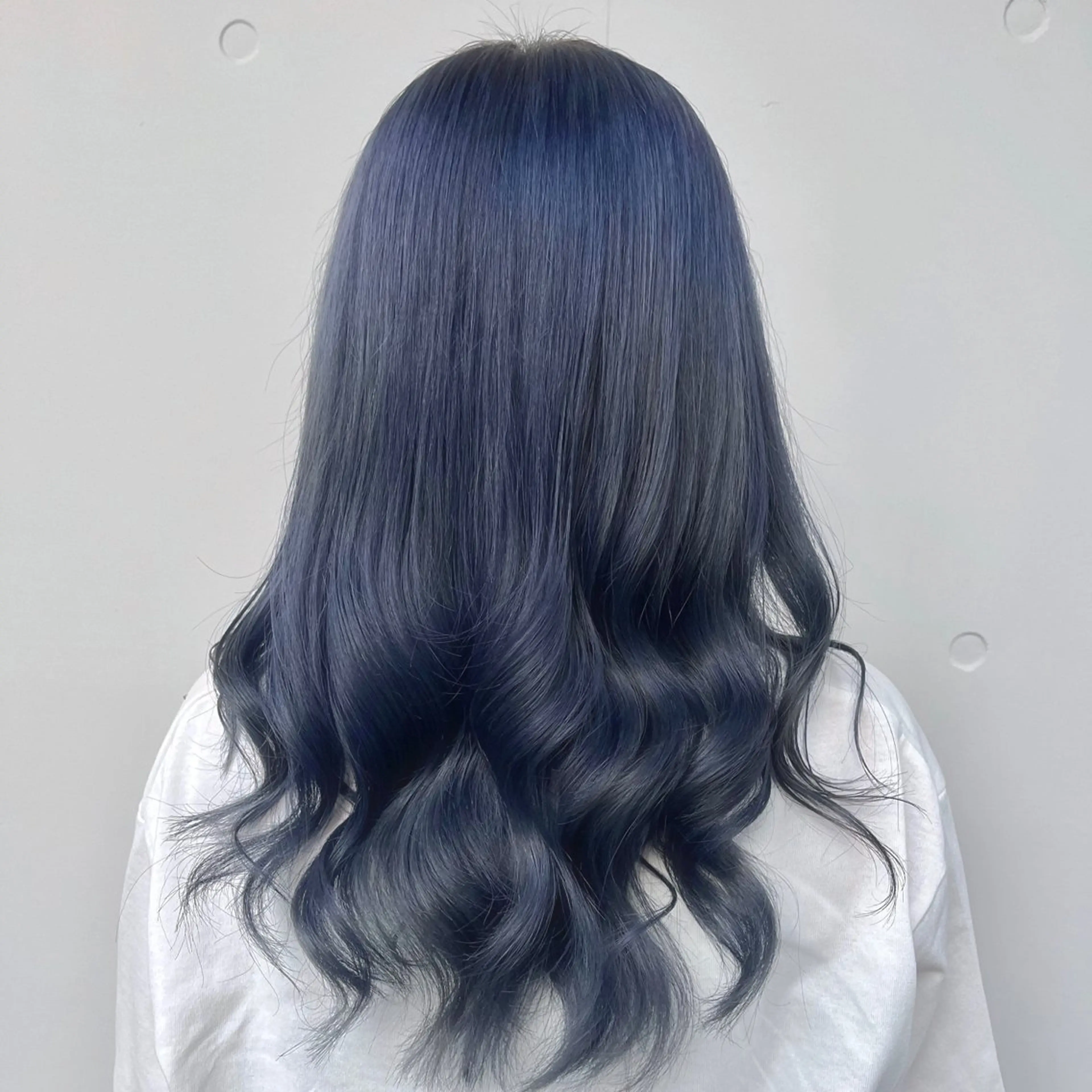 ロング カラー 黒髪 ブルーカラー ブルーブラック 透明感カラー ヘアカラー トリートメント 藤澤 夏実/インナーカラーのヘアスタイル
