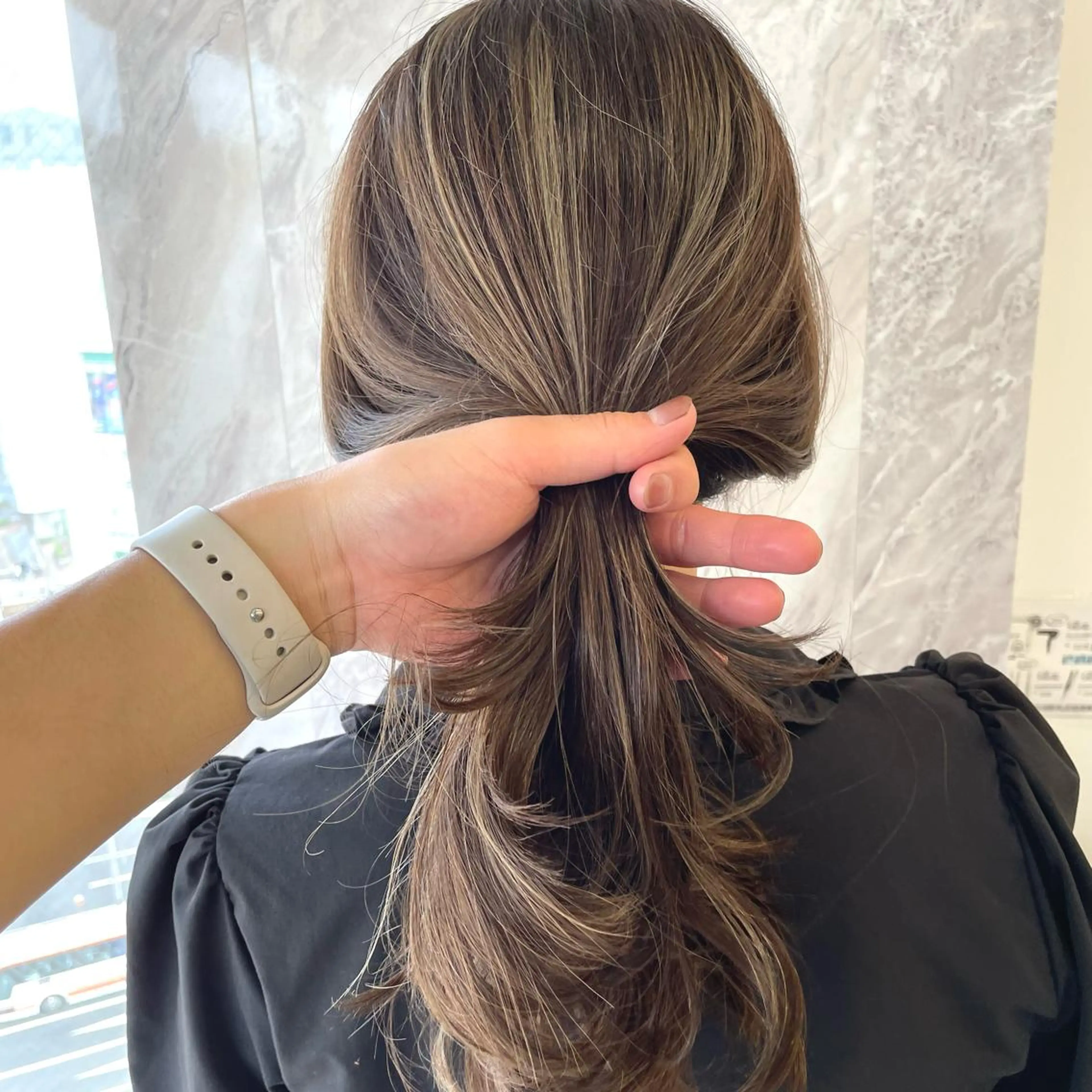 ミディアム カラー ヘアアレンジ ハイライトカラー ハイライト カット ヘアカラー トリートメント 🎗秋山勇 /三宮指名No.1のヘアスタイル