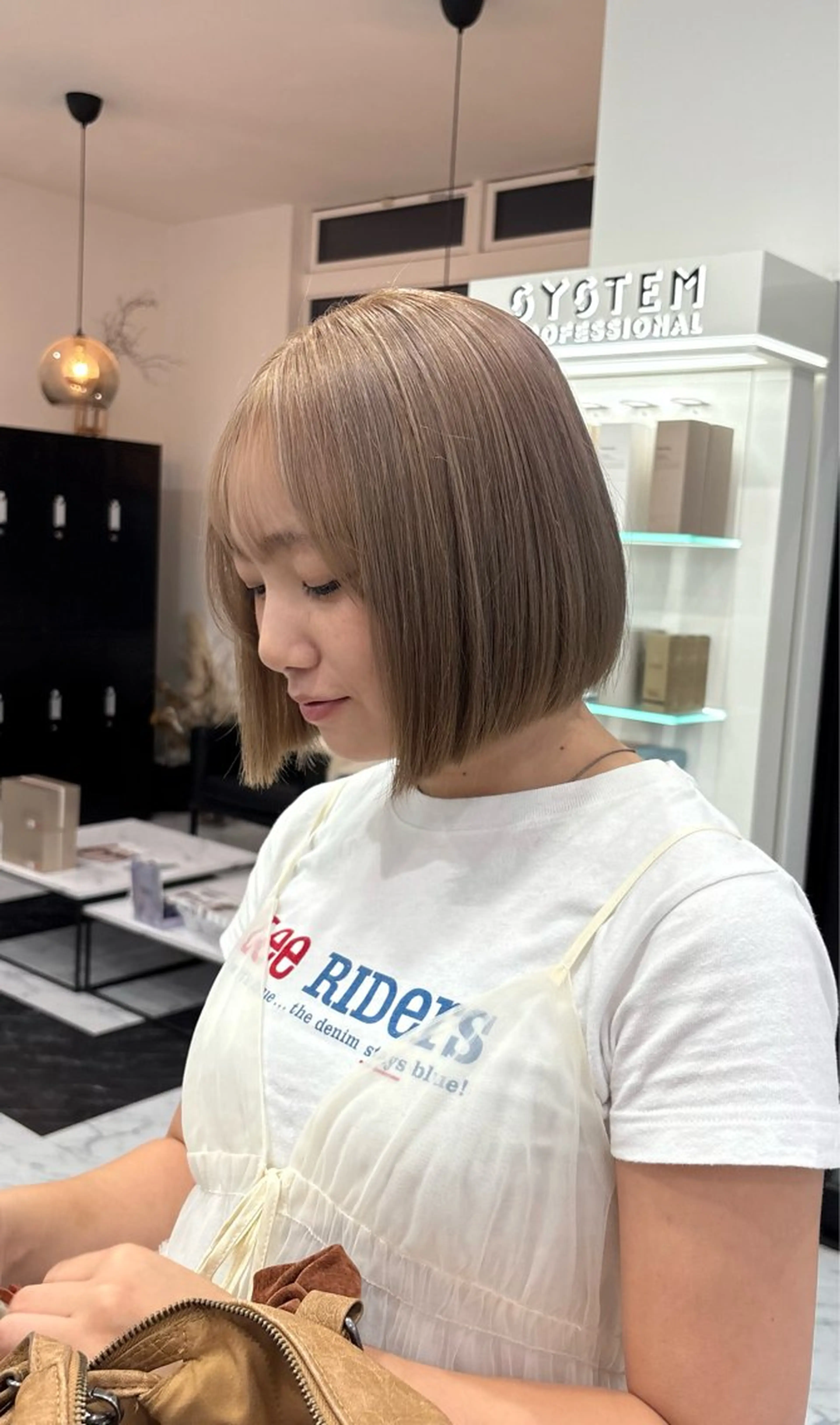 ショート カラー 石倉 茉倫のヘアスタイル