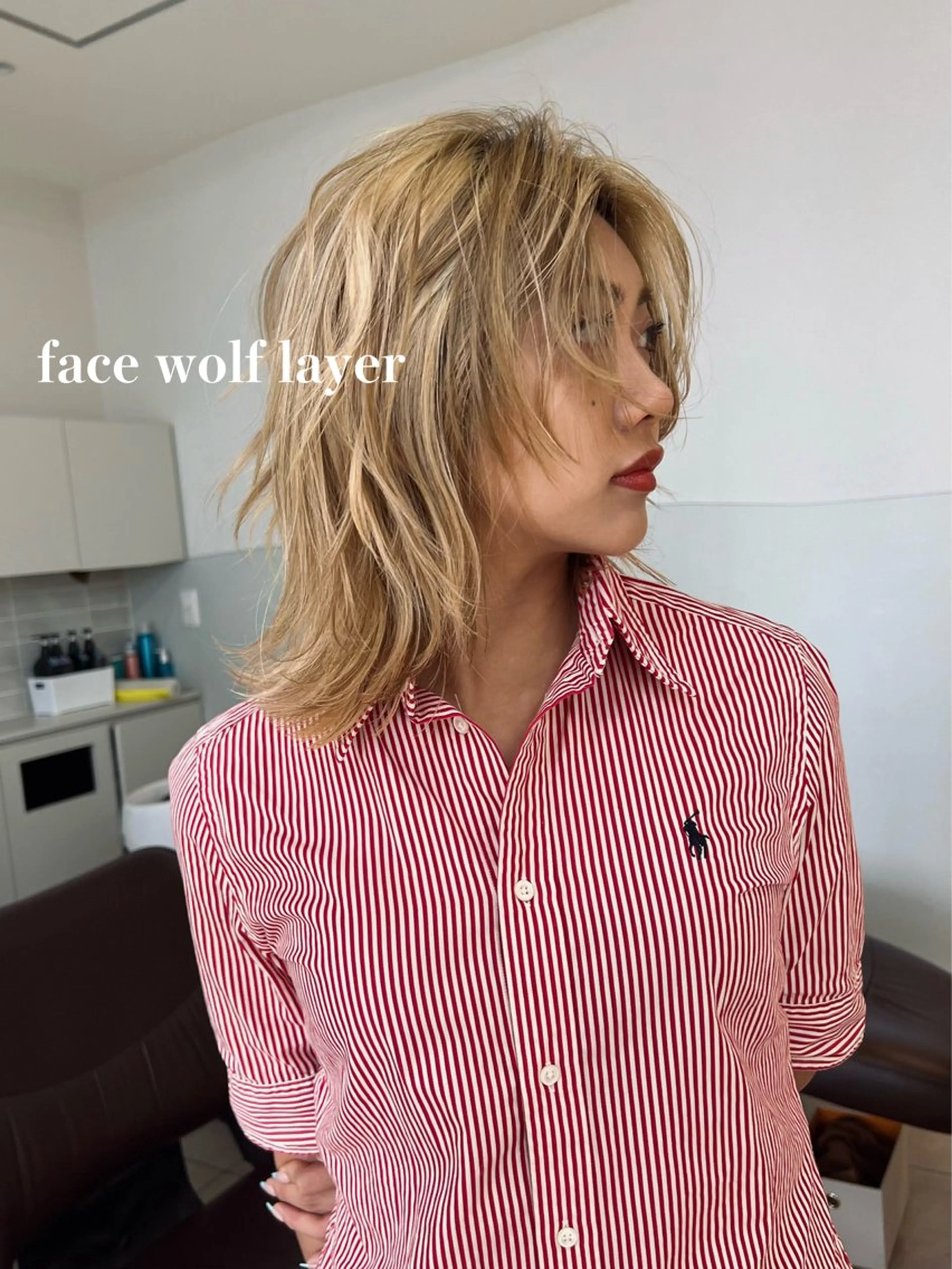 ショート カラー アッシュ アッシュブラウン ブリーチ ブラウンカラー ケアブリーチ ヘアカラー トリートメント ヘアセット ニュアンスレイヤー ハイトーンカラーのヘアスタイル