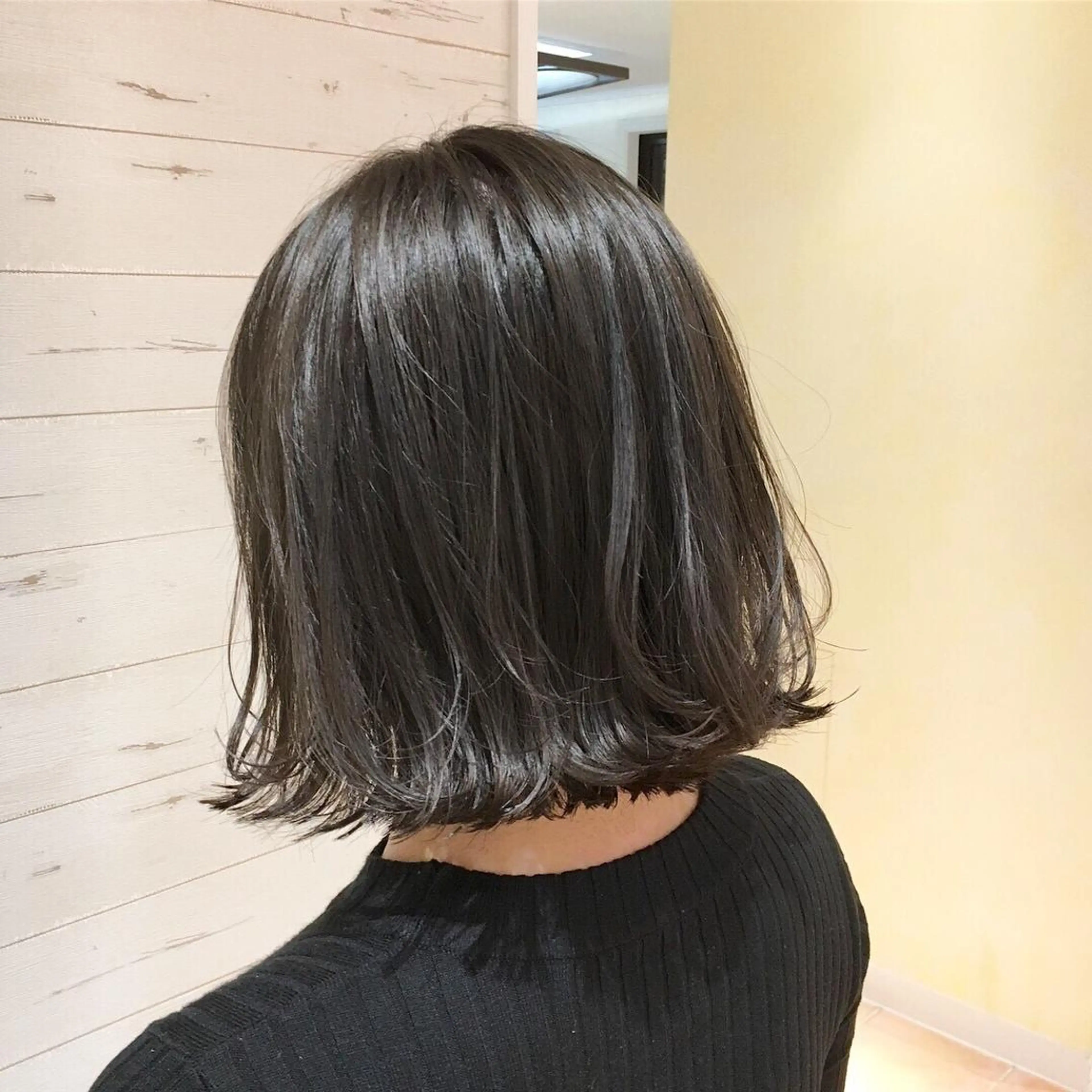 ミディアム ミヤザキ タクトのヘアスタイル
