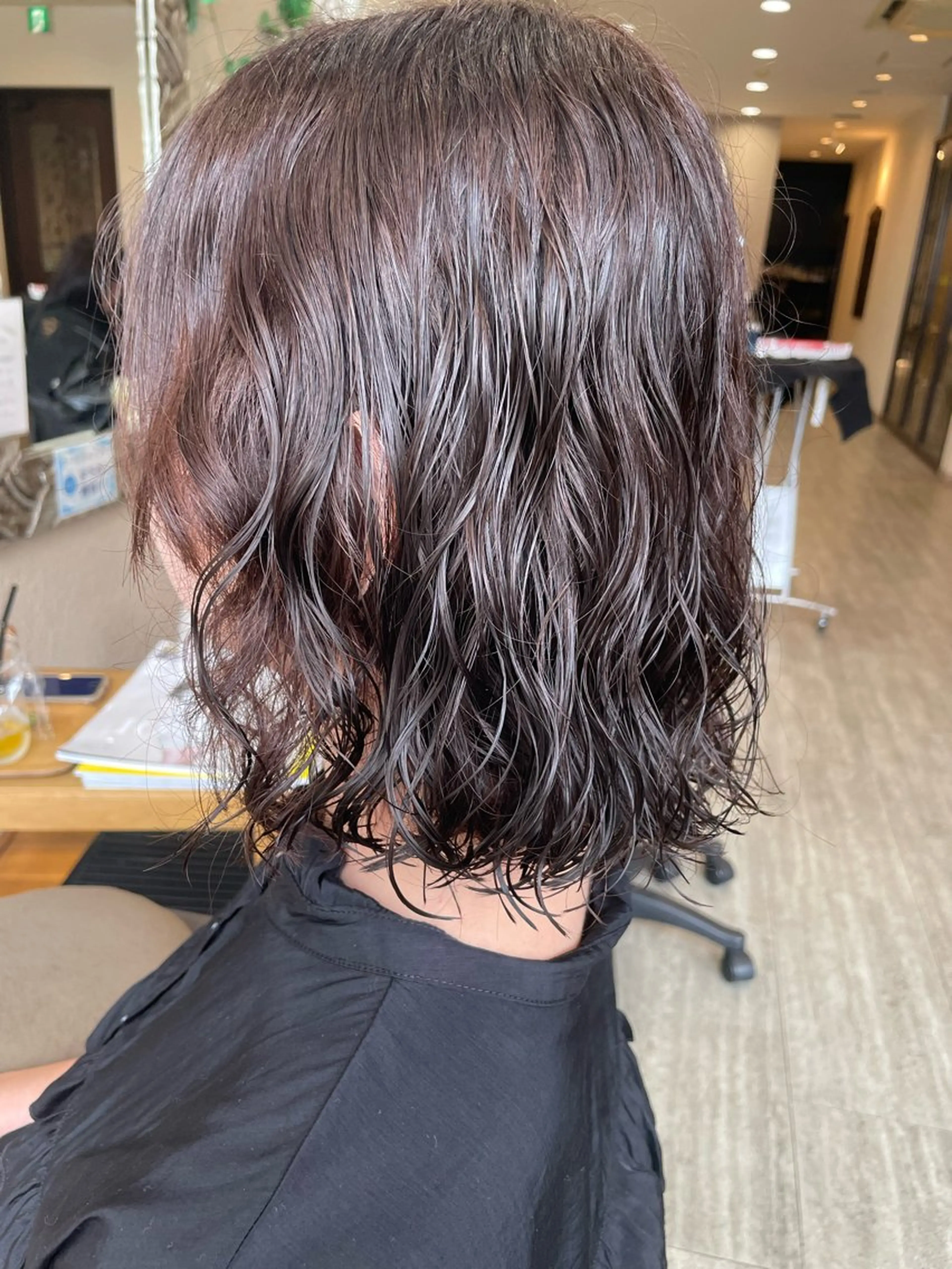 セミロング パーマ セミロングパーマ ボブ カット ヘアカラー パーマ 勘場 万菜華のヘアスタイル