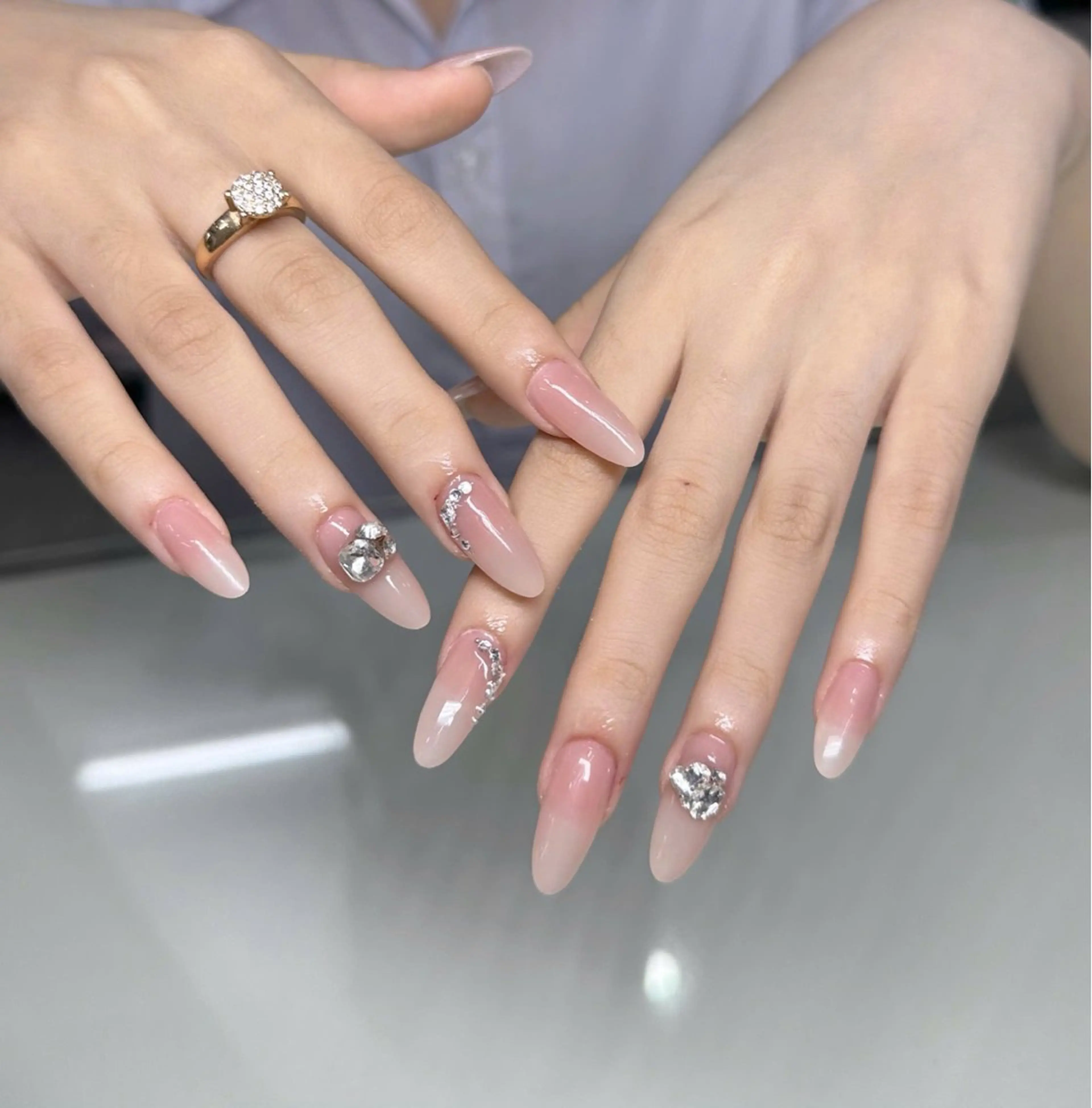 ネイル チークネイル フレンチネイル ラメ(グリッター) マグネットネイル ニュアンスネイル な なのネイルデザイン