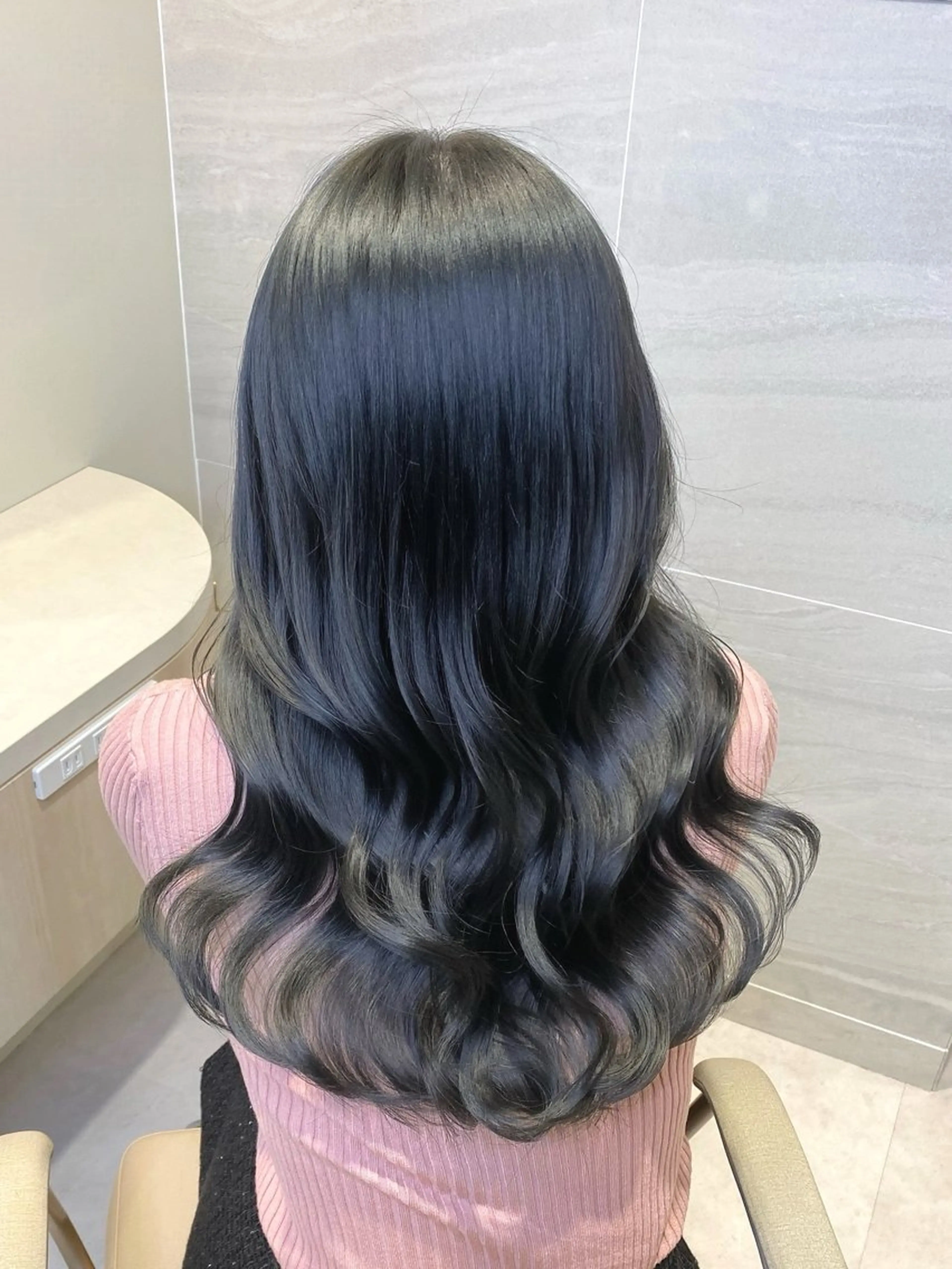 ロング カラー グレージュ イルミナカラー オリーブグレージュ オリーブグレー カット ヘアカラー トリートメント Ms.CHARM所属・透明感カラー🌿 グレージュ🐺陽介のヘアスタイル