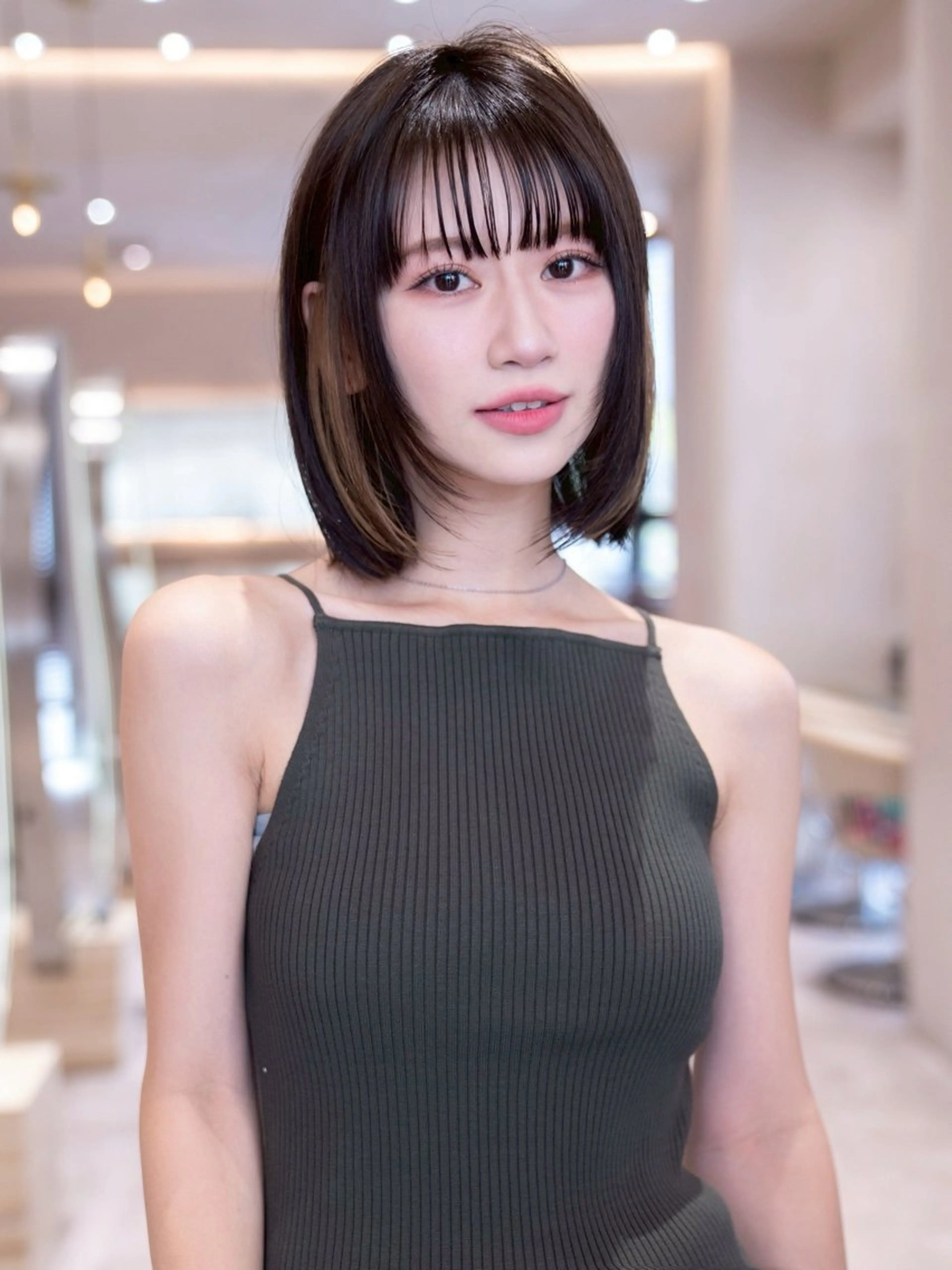 ミディアム カット 渋谷🌈透明感カラー レイヤー/mikuのヘアスタイル