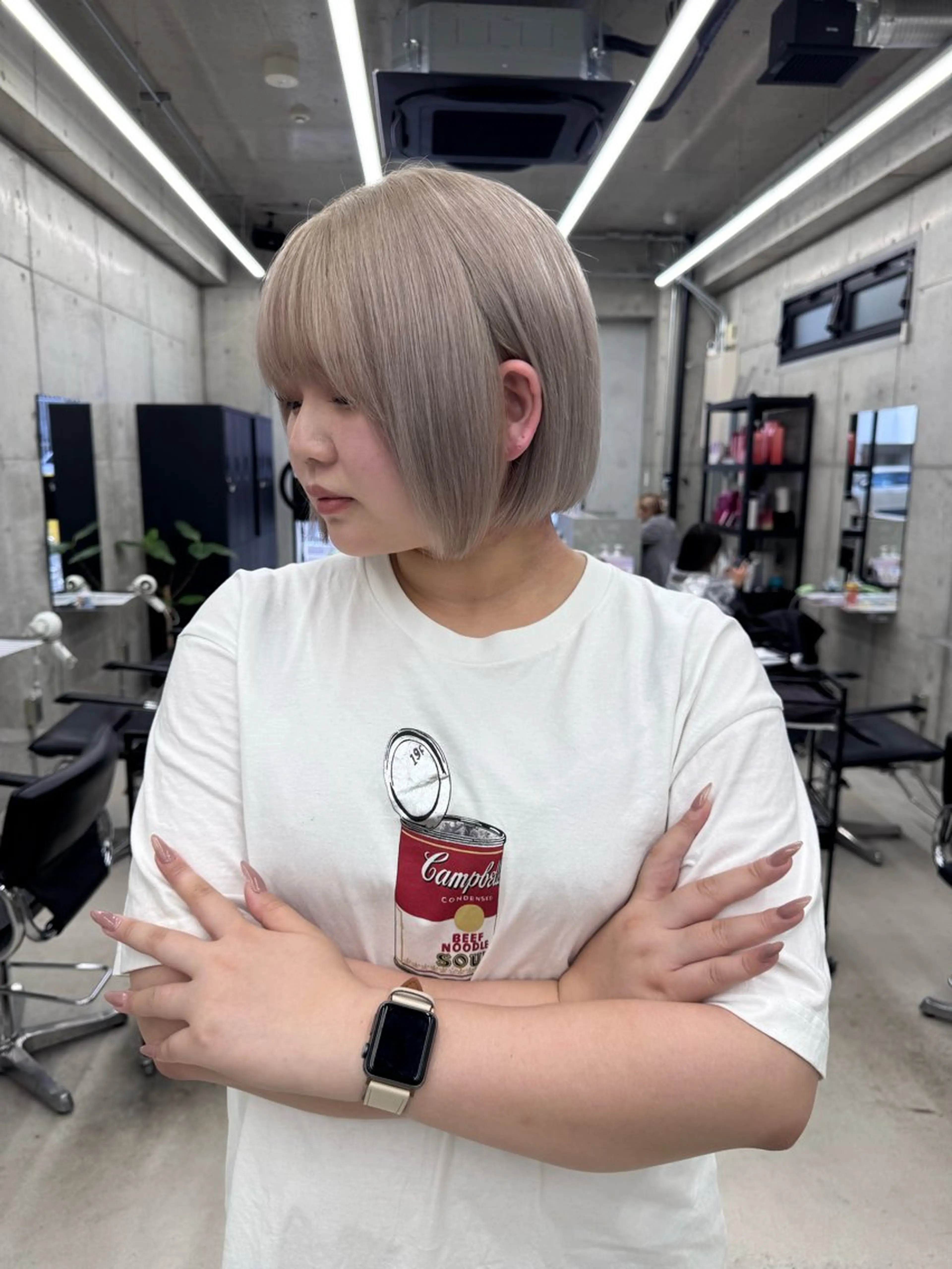 カラー アッシュ アッシュブロンド ベージュカラー ブリーチ ブロンド ヘアカラー 和木坂 日美のヘアスタイル