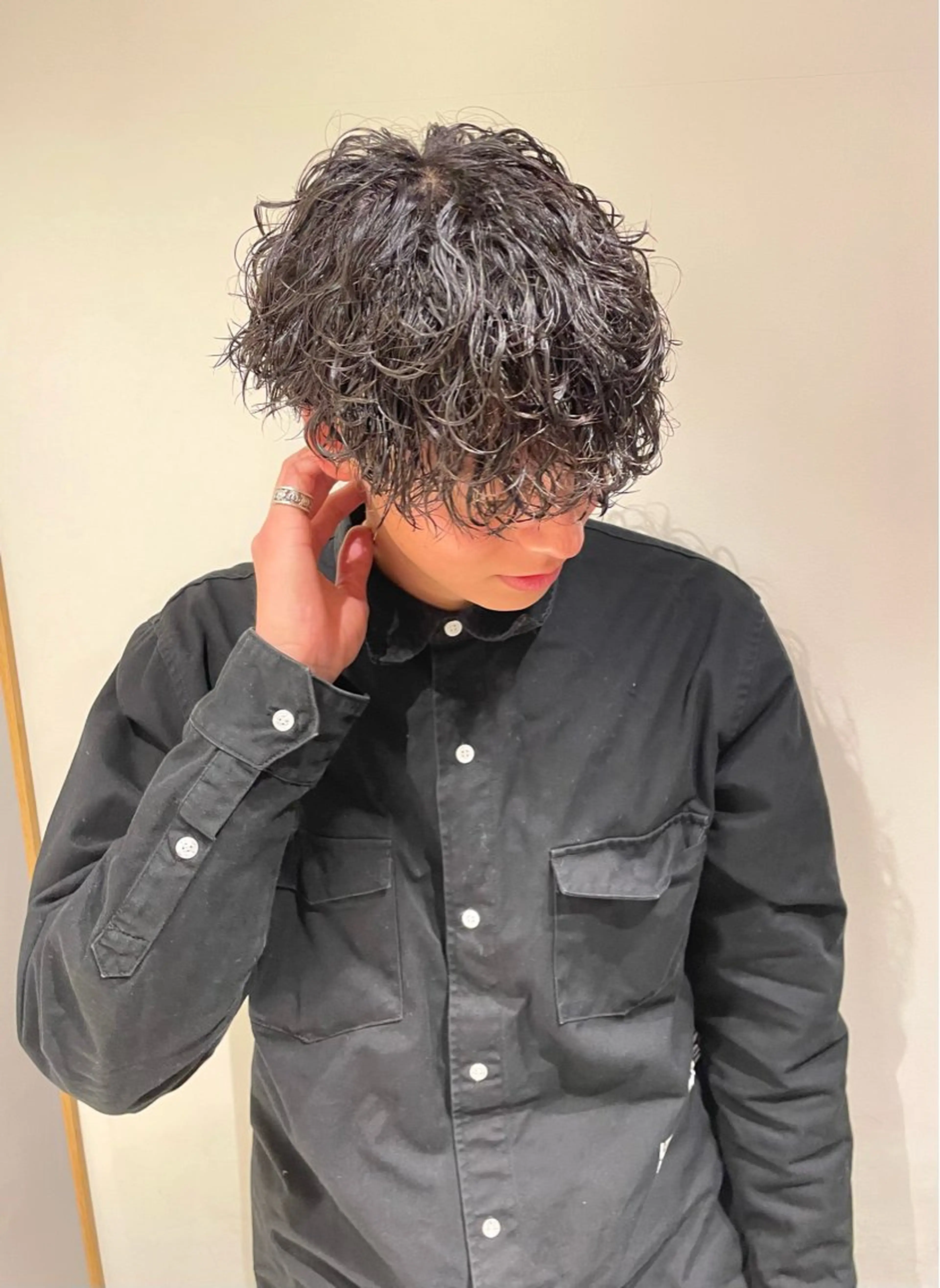 パーマ メンズ メンズパーマ 刈り上げ 波巻きパーマ 白濱 友樹のヘアスタイル
