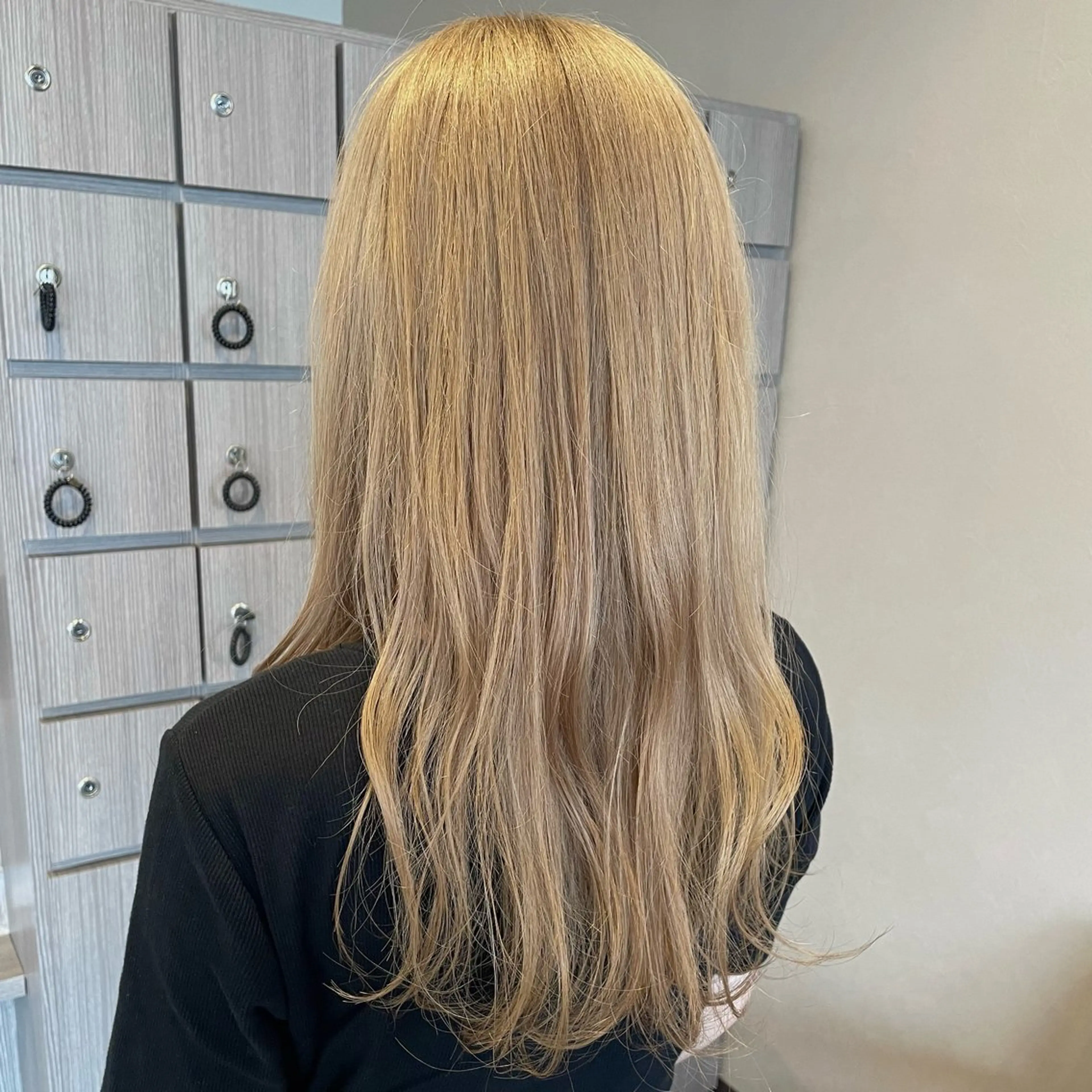 ロング カラー カット ヘアカラー トリートメント mio 🍒レイヤーカットのヘアスタイル