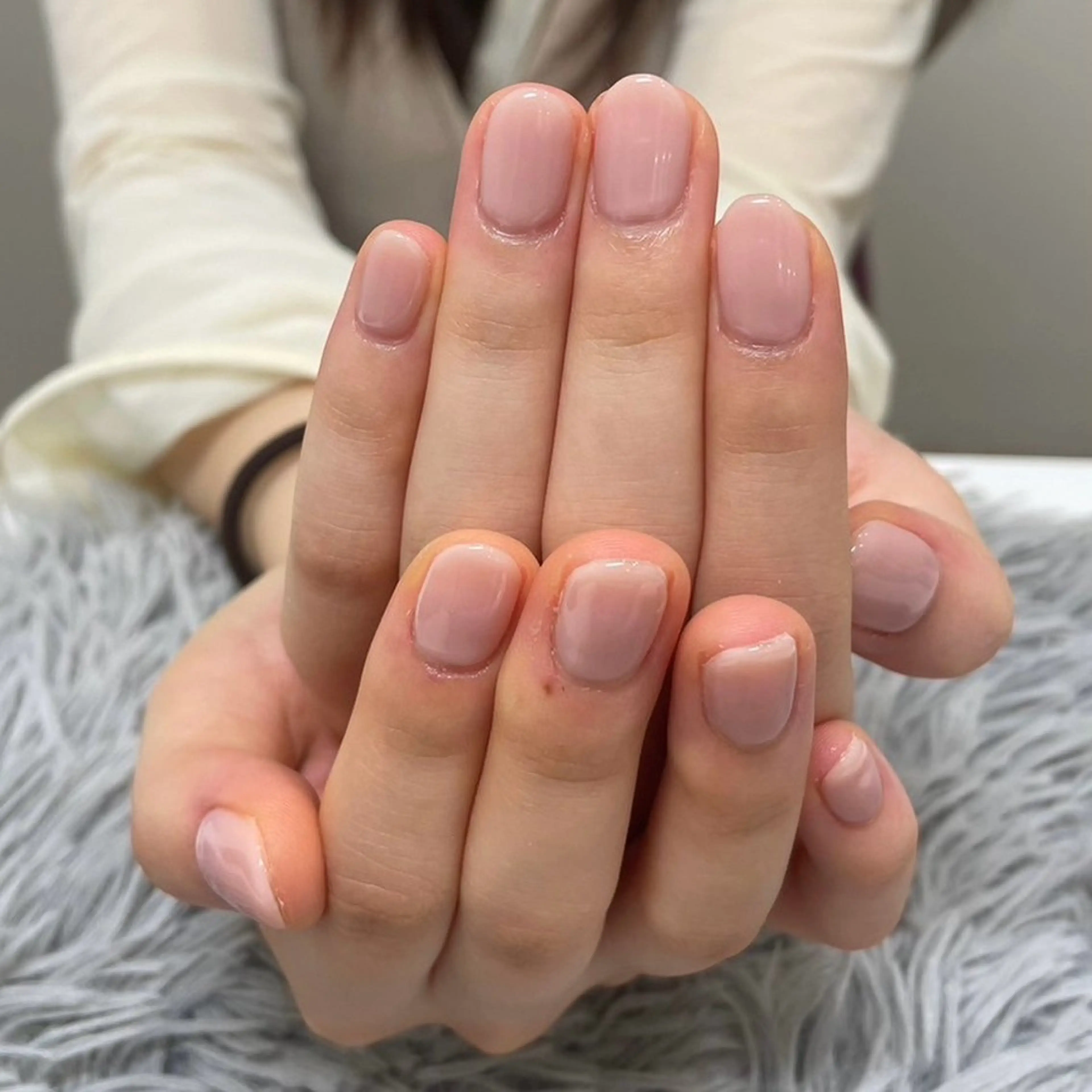 ネイル ワンカラーネイル シンプルネイル 岡本葵子 ┊束感マツエクのマツエク・マツパデザイン