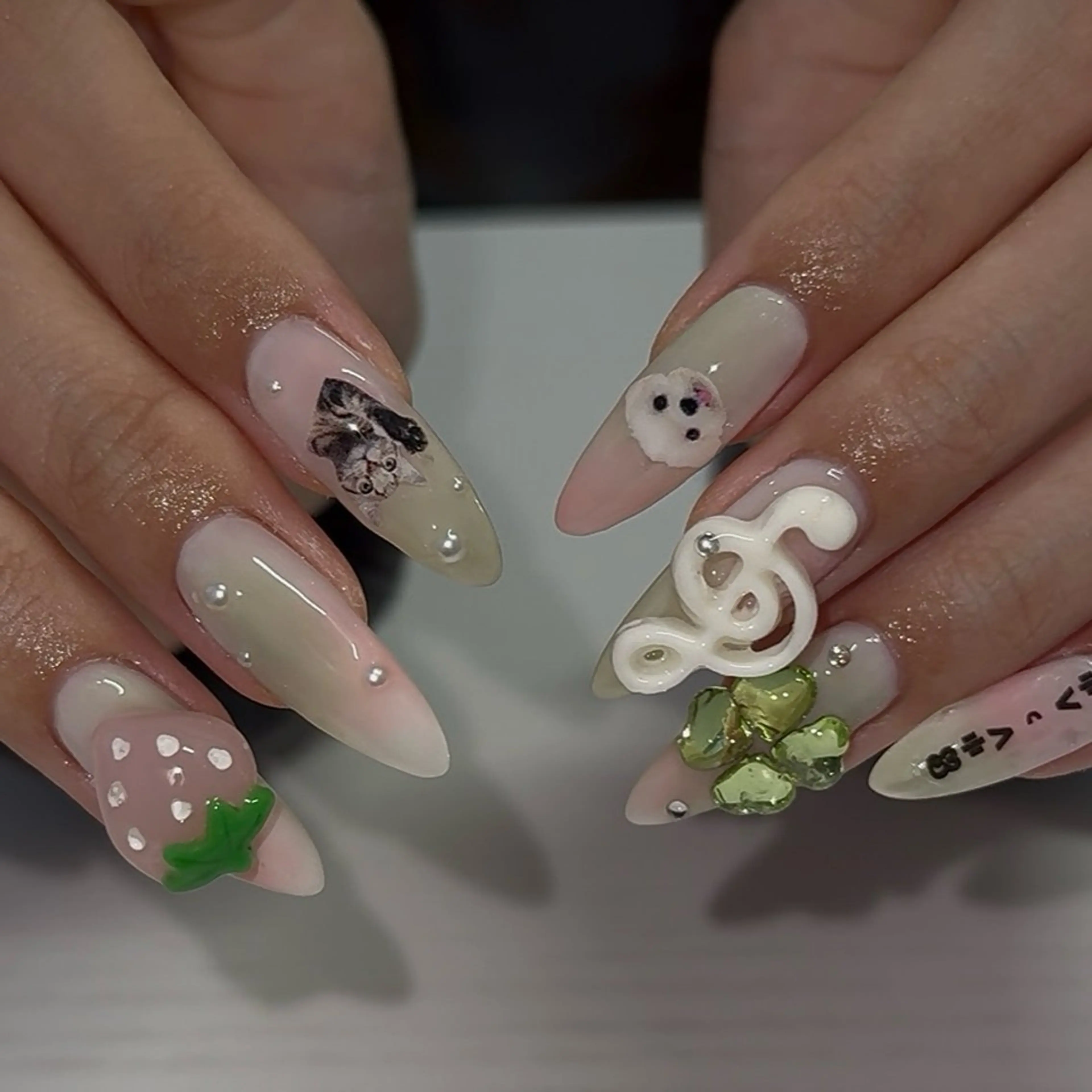 ネイル ロングネイル ハンドネイル Sarina ⋆⭒˚のネイルデザイン