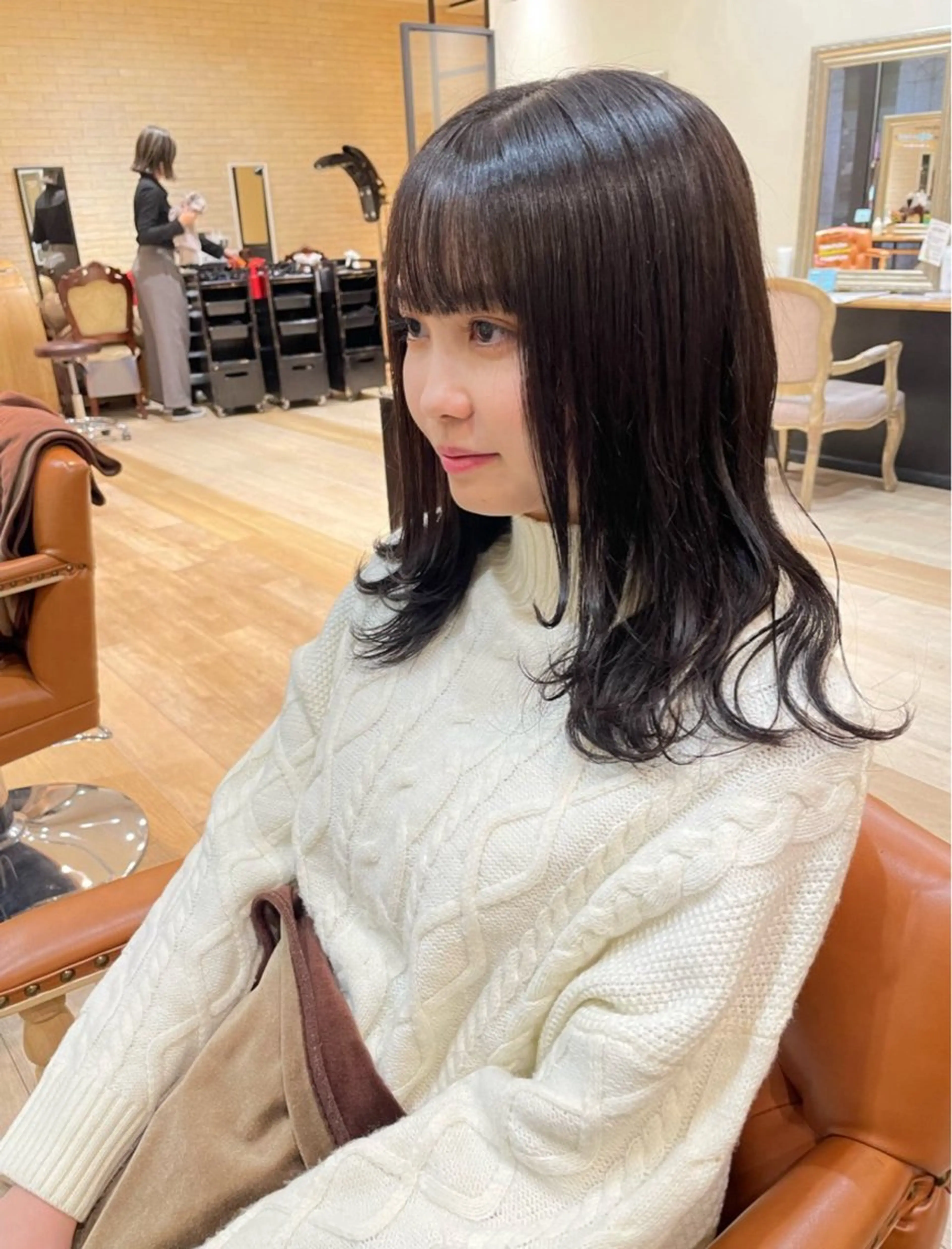 ミディアム カラー 松尾 遥花のヘアスタイル