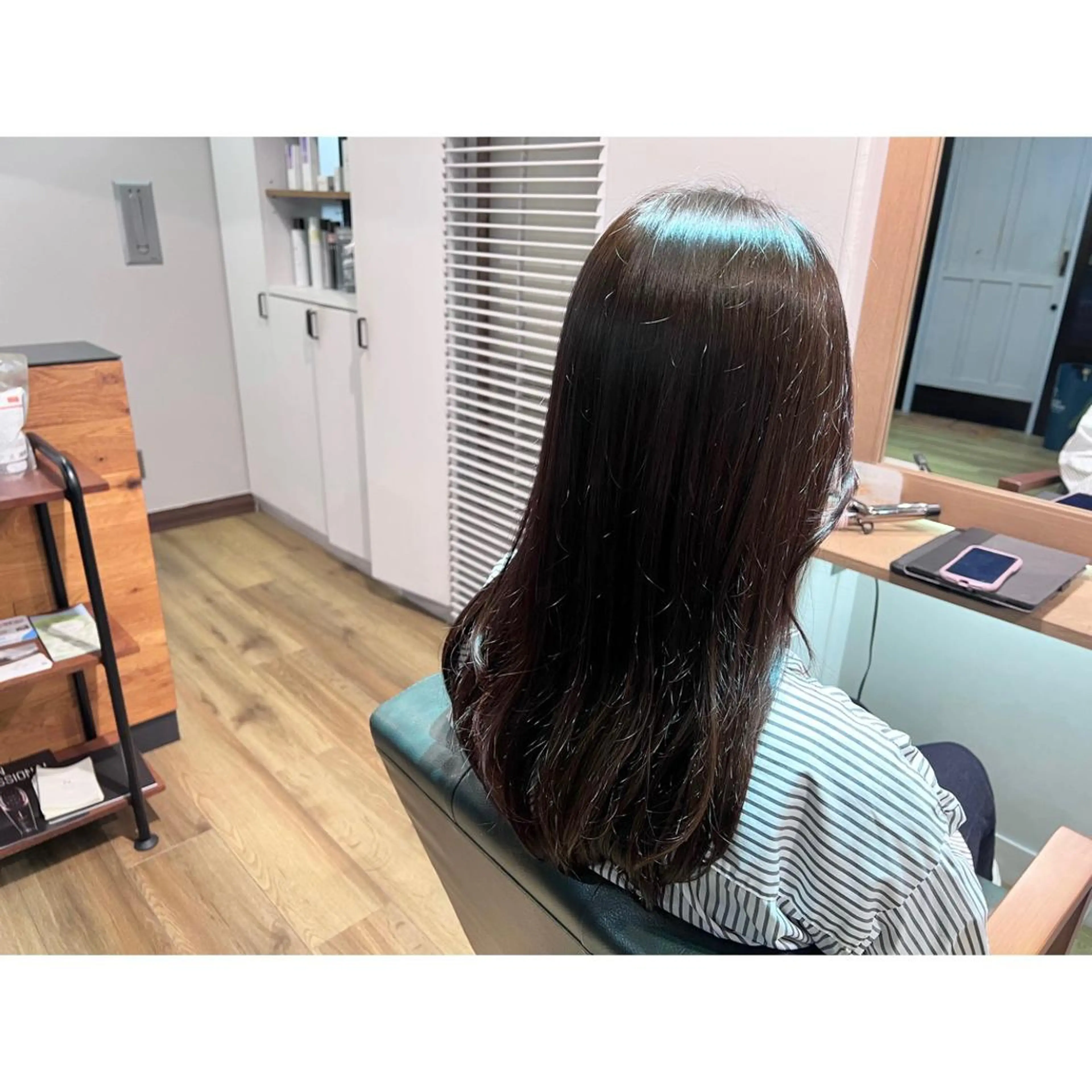 ロング カラー アッシュ ベージュカラー ヘアカラー トリートメント ツキダテ ユイのヘアスタイル