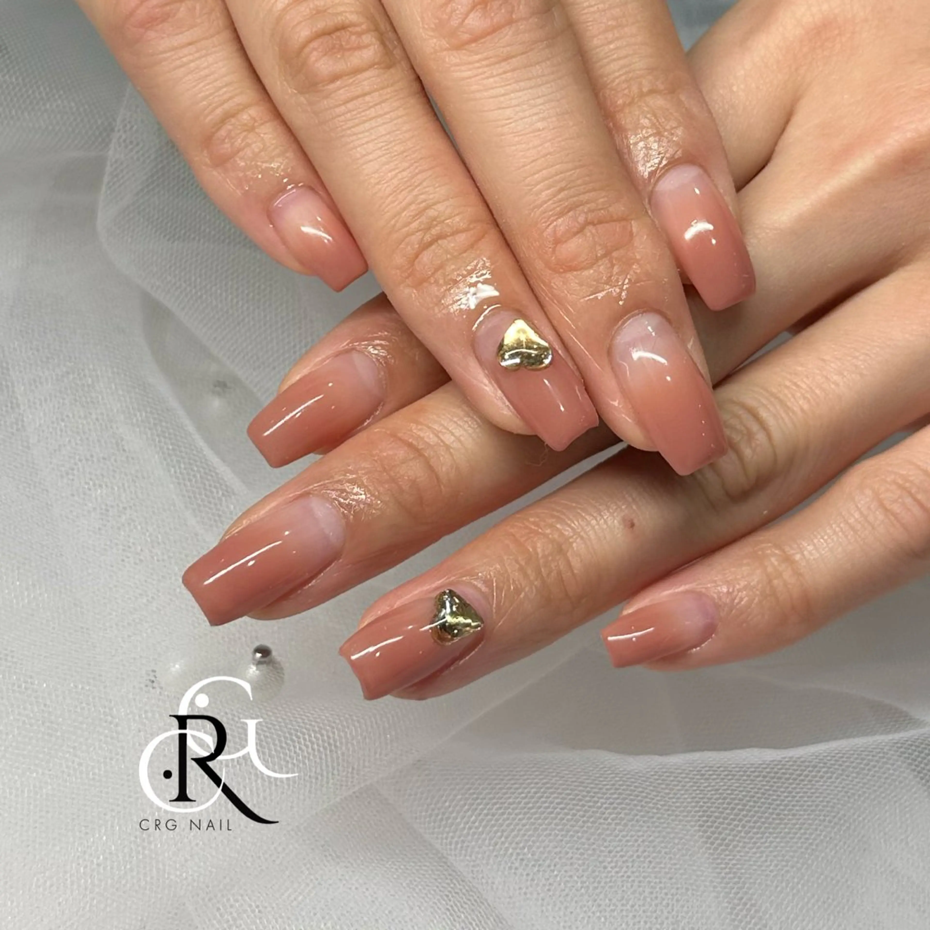 ネイル グラデーション ストーンネイル ハンドネイル 美フォルム✨ CRG RURIのネイルデザイン