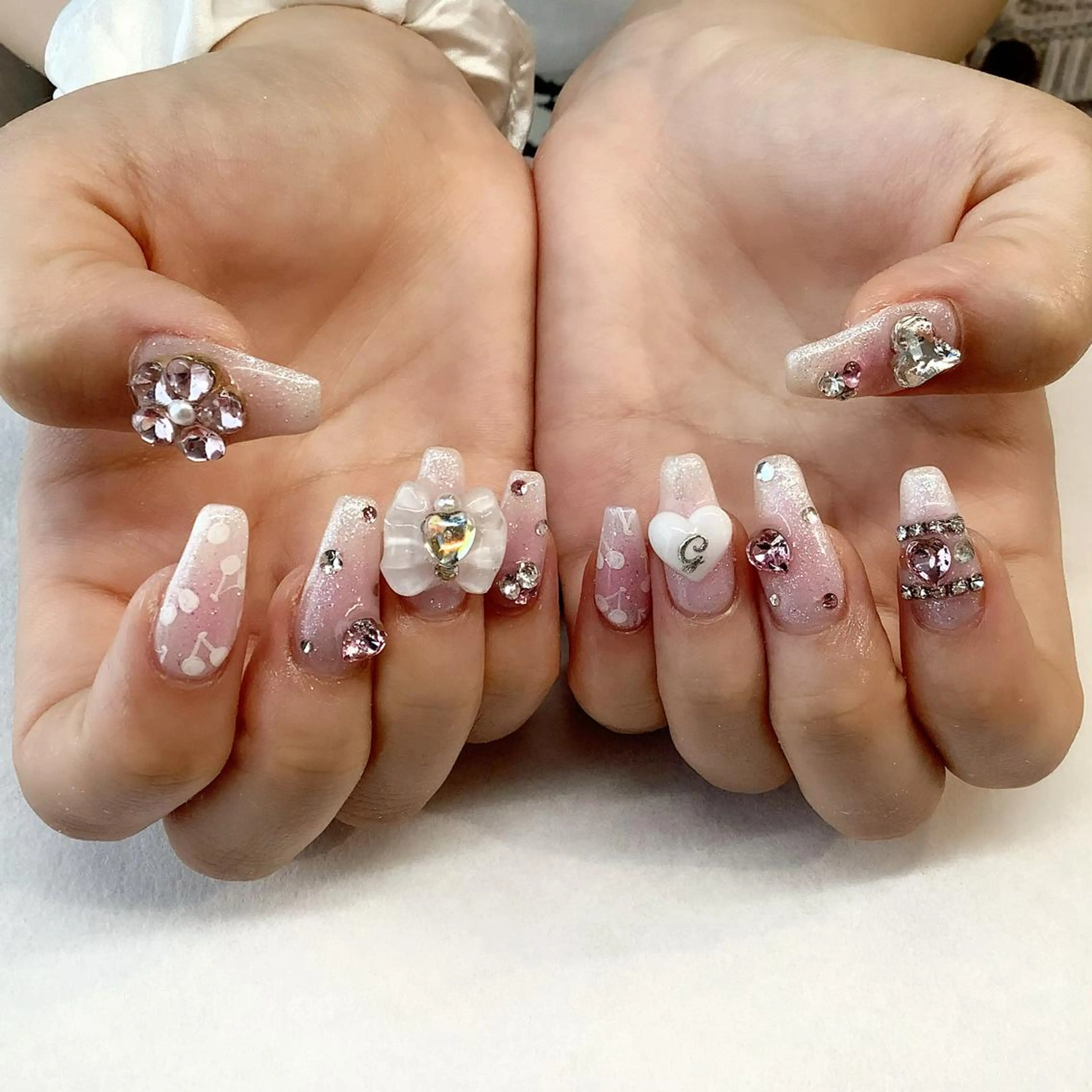 ネイル ハンドネイル 💎🐰 saki. m 🐰💎のネイルデザイン