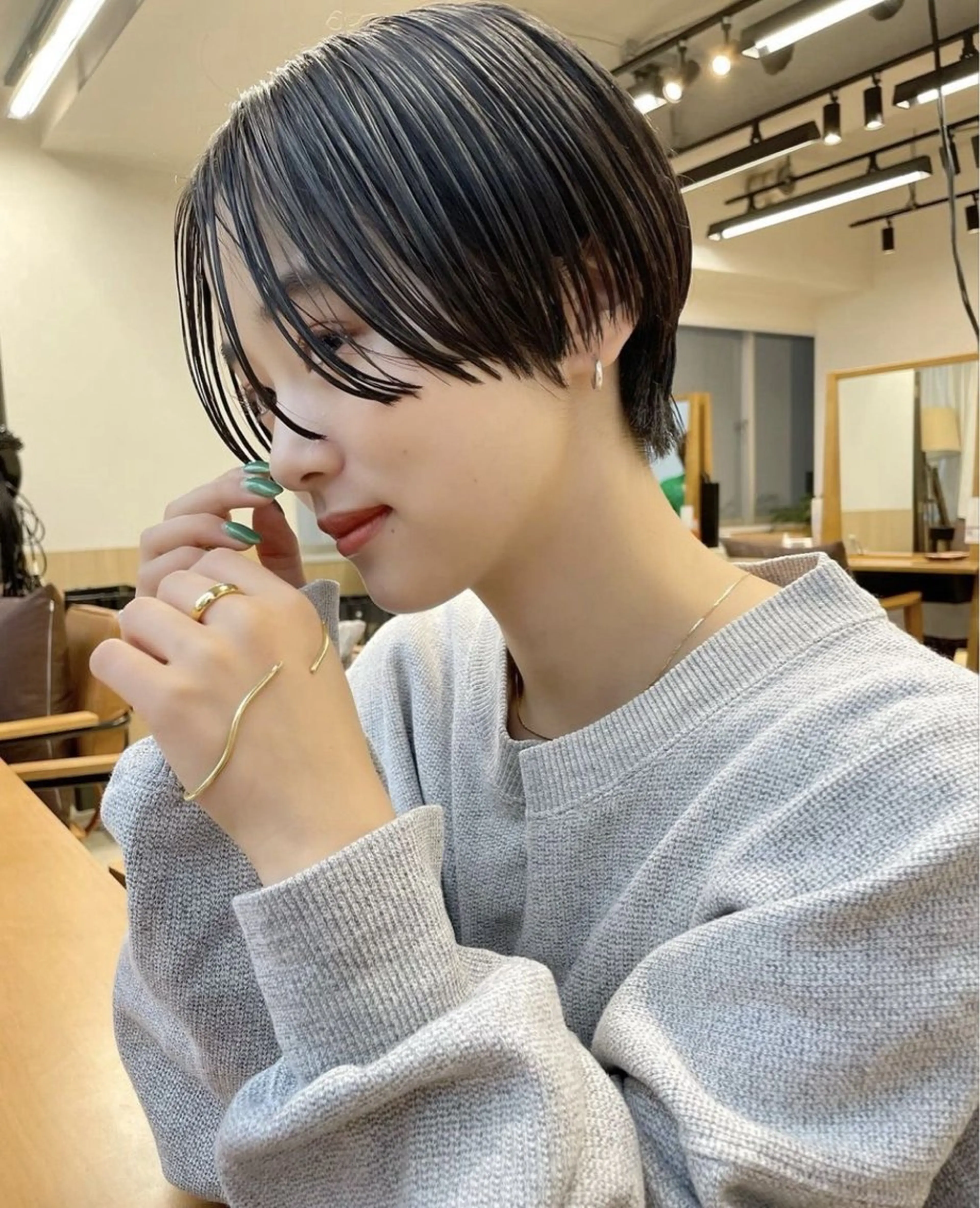 ショート 加藤木麻彩 NEROのヘアスタイル