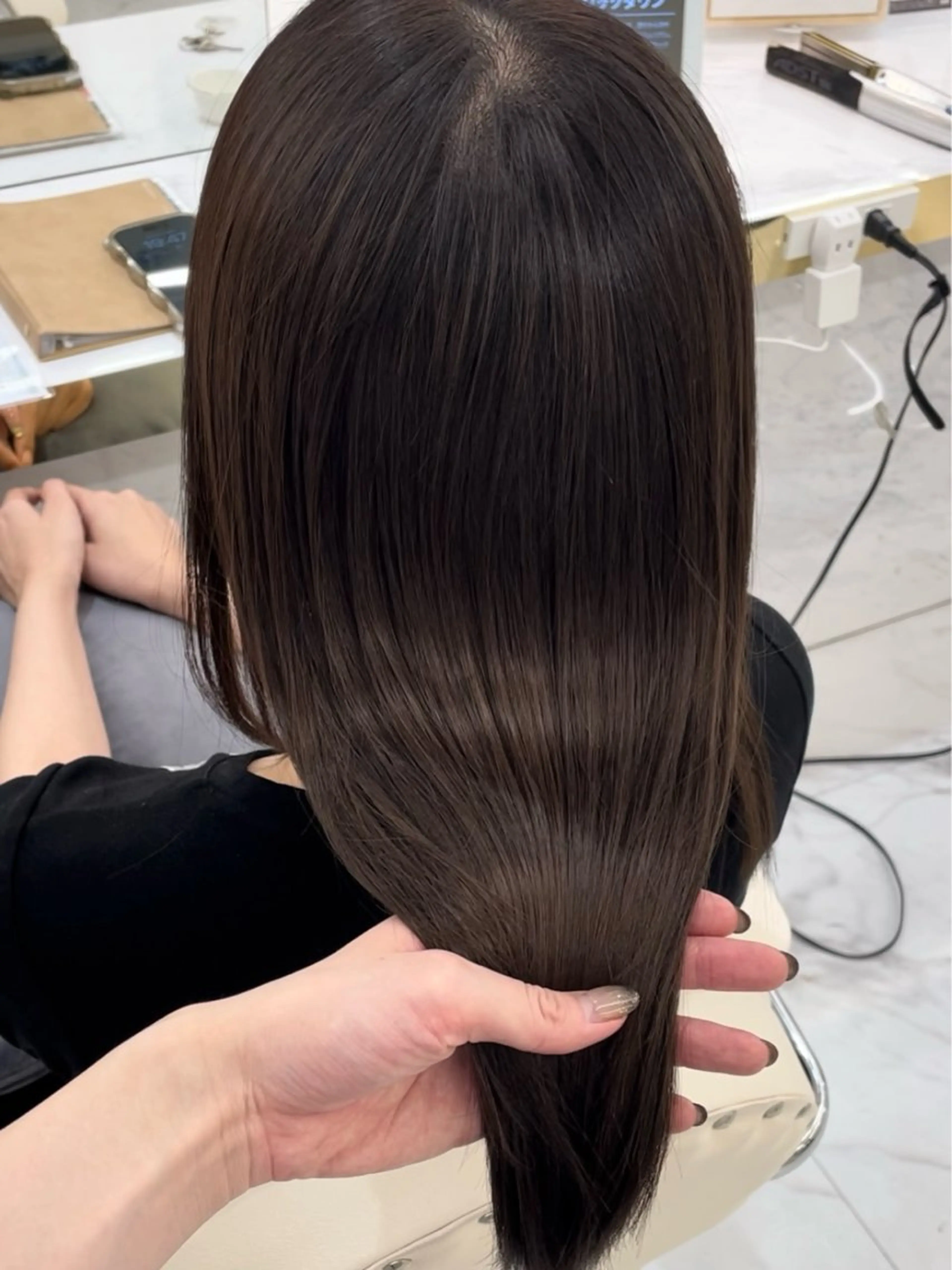 セミロング カラー ヘアアレンジ アッシュ ベージュカラー ブリーチ ダブルカラー グレージュ カット 縮毛矯正 トリートメント mao透明感カラー 似合わせヘアメイクのヘアスタイル