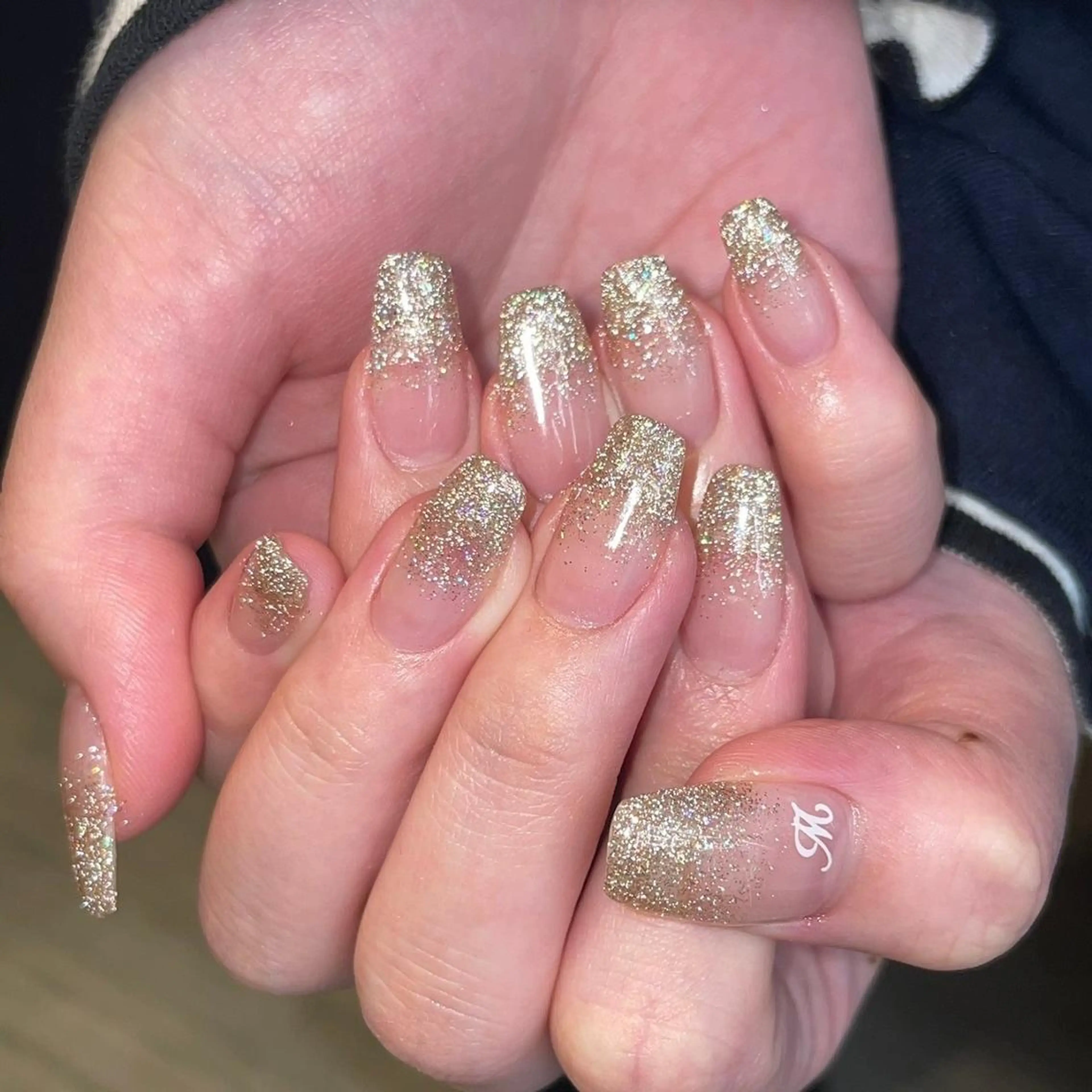 ネイル アートネイル カジュアル ジェルネイル ニュアンスネイル 赤色 ハンドネイル 💎platinum dollまりん💎のマツエク・マツパデザイン