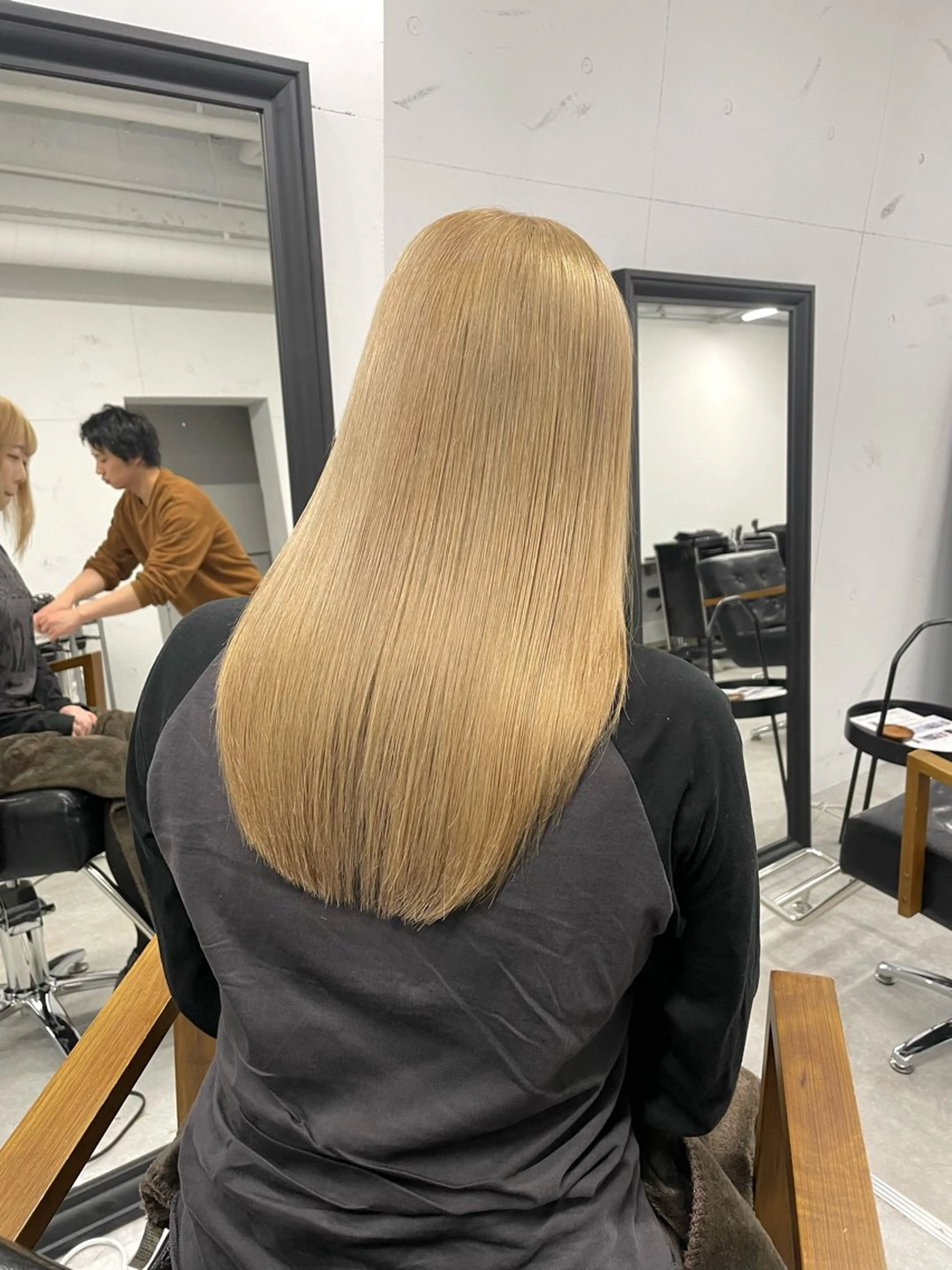 ロング カラー ブリーチ ブロンド ケアブリーチ ハイトーンカラー ヘアカラー トリートメント darts所属・マツダ レンのヘアスタイル