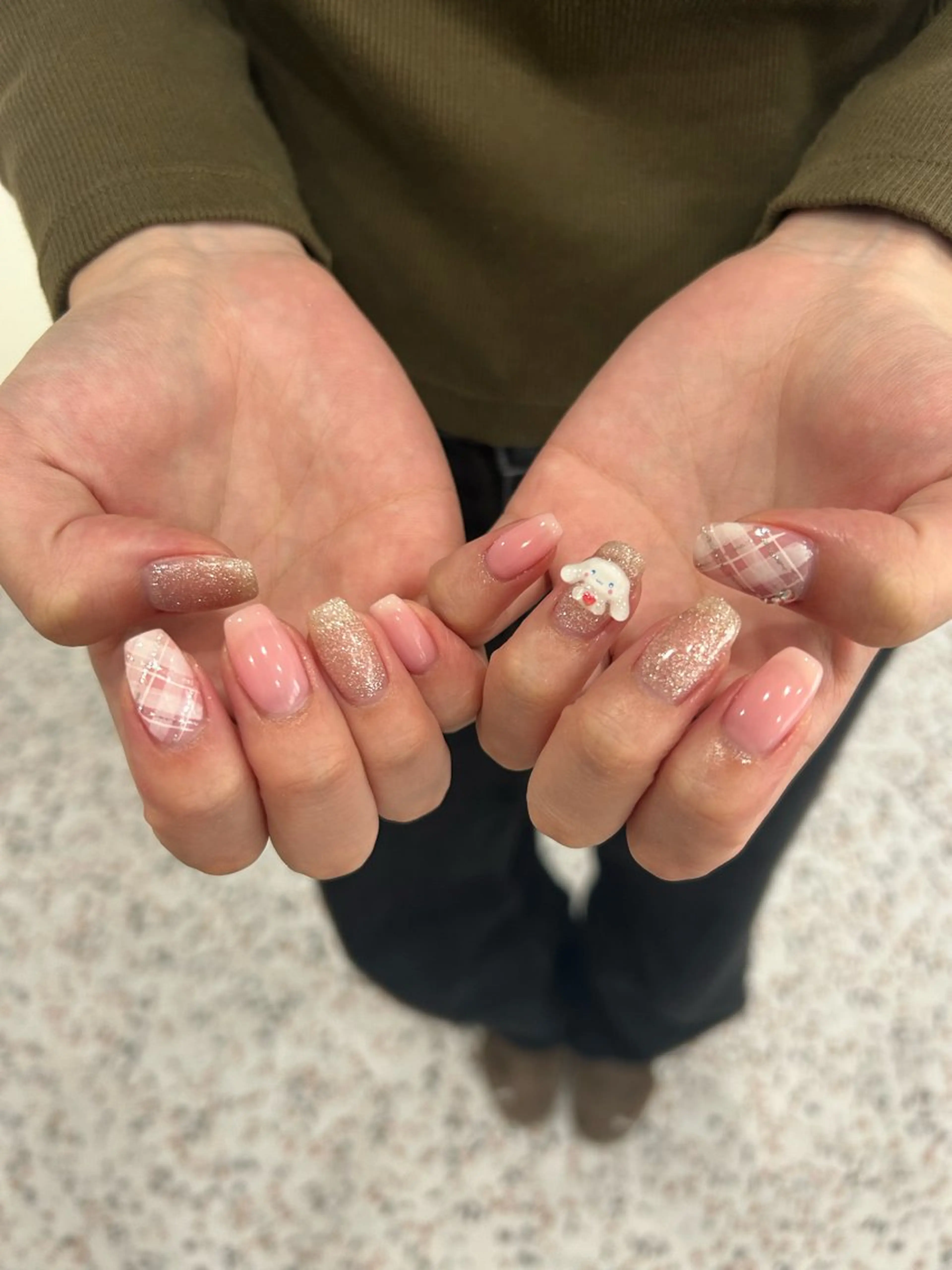 ネイル ハンドネイル snazzy所属・小松 千冬のネイルデザイン