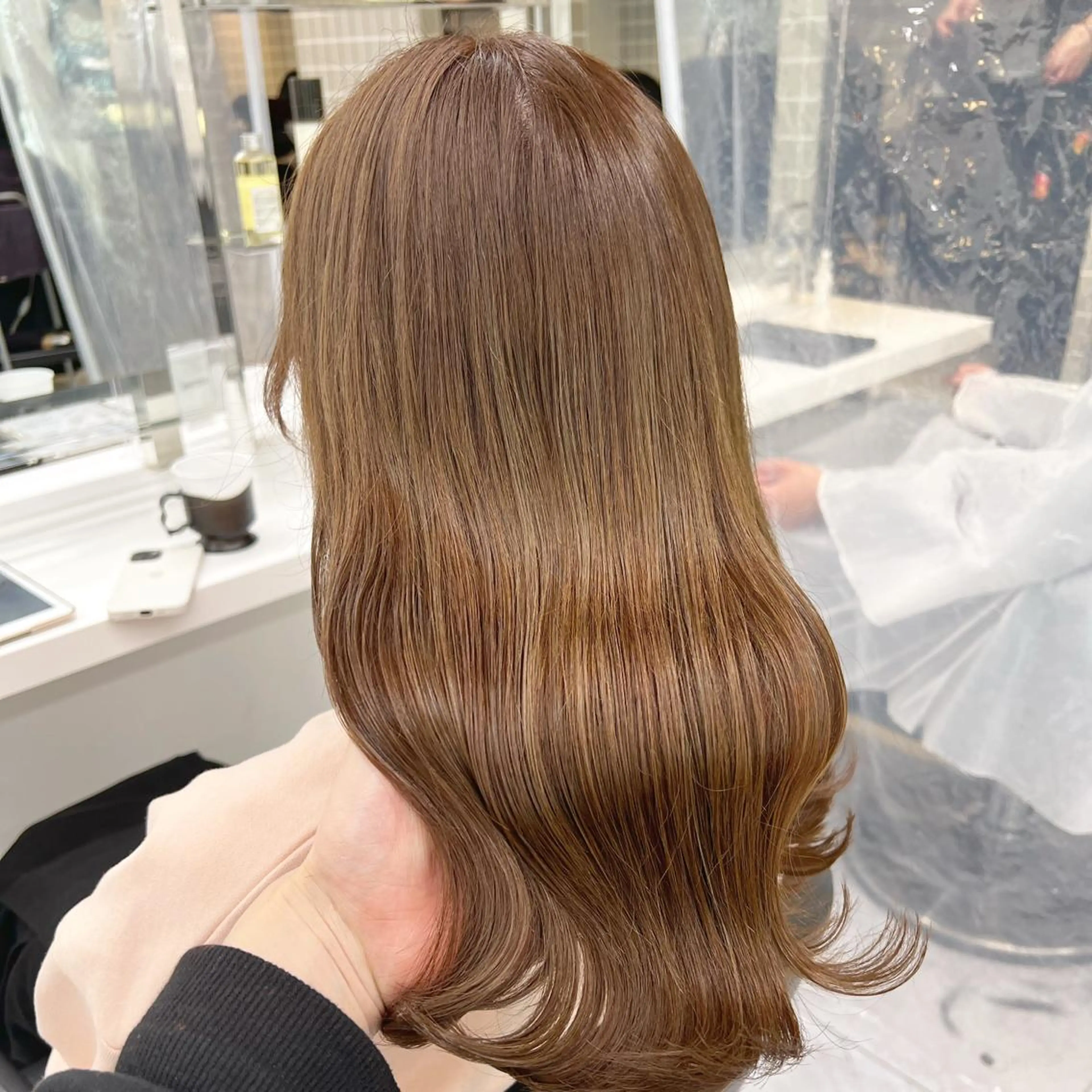 セミロング パーマ ヘアアレンジ メンズ マツエク・マツパ カット ヘアカラー トリートメント ヘッドスパ ヘアセット 韓国風ベージュ🤎 赤みなし🌿横浜🤎のヘアスタイル